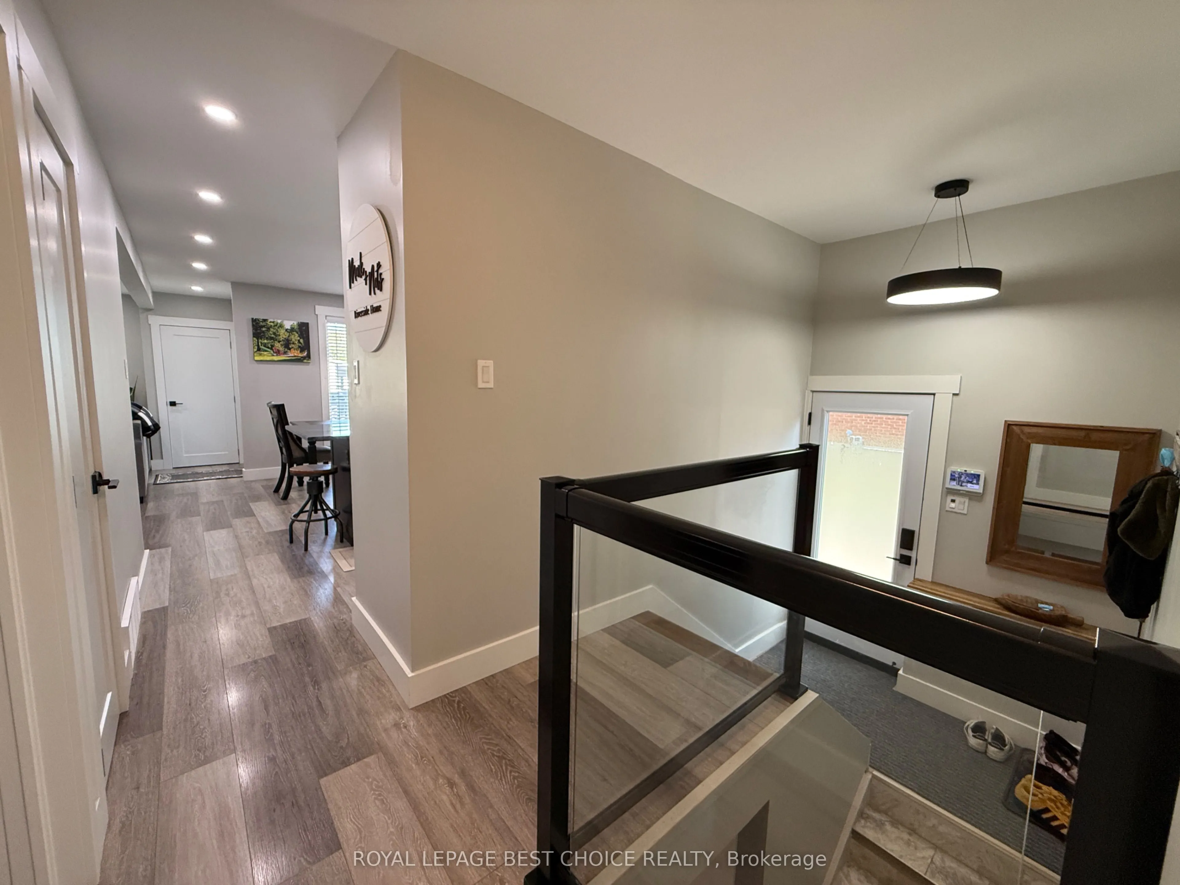 260 Pine Street W