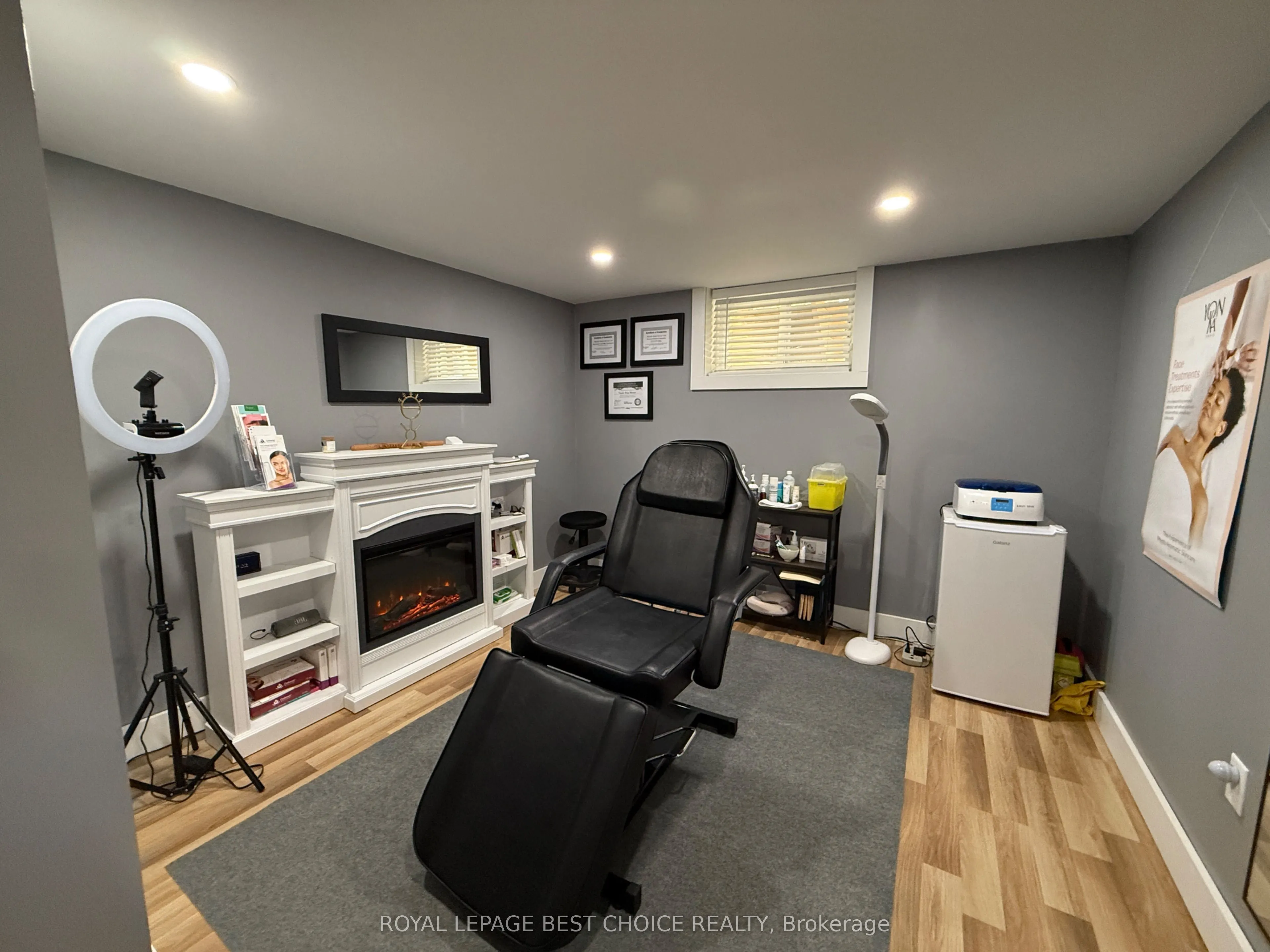 260 Pine Street W