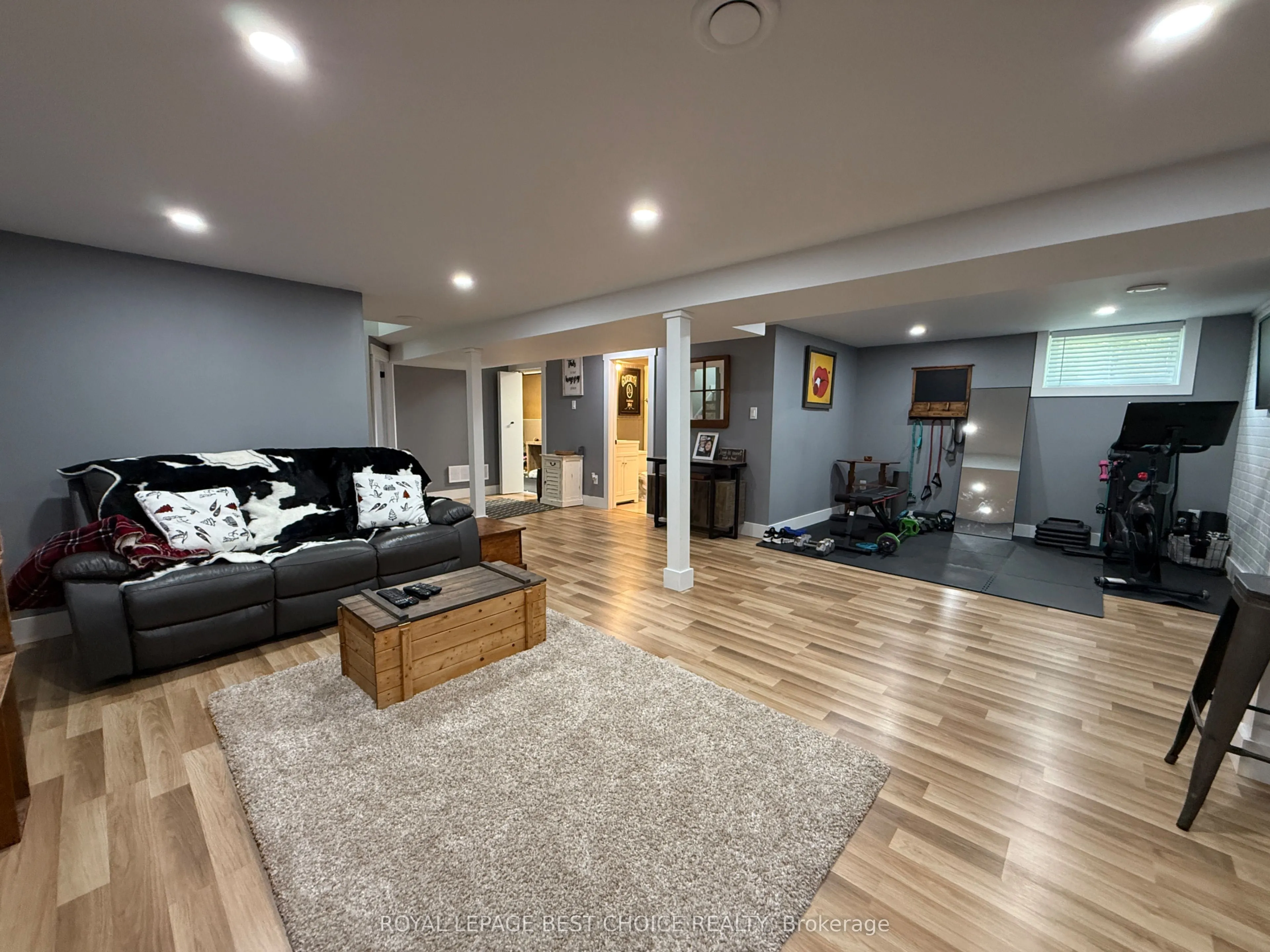 260 Pine Street W