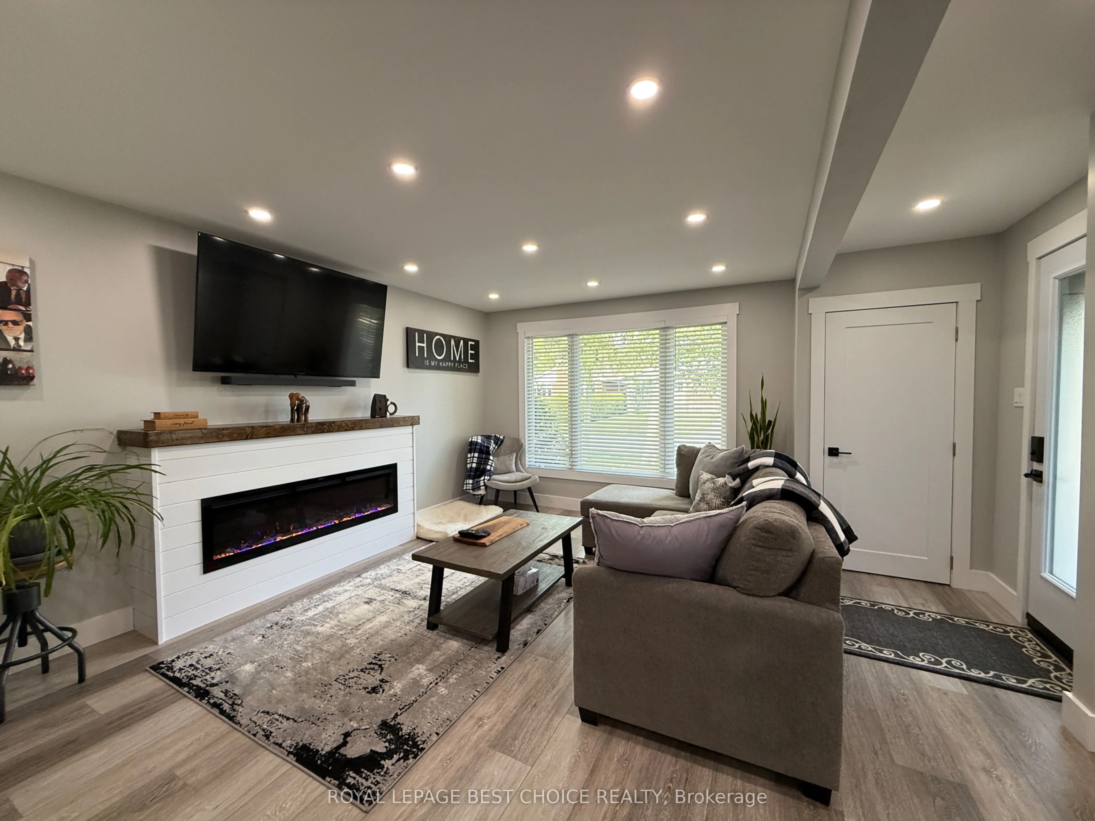 260 Pine Street W