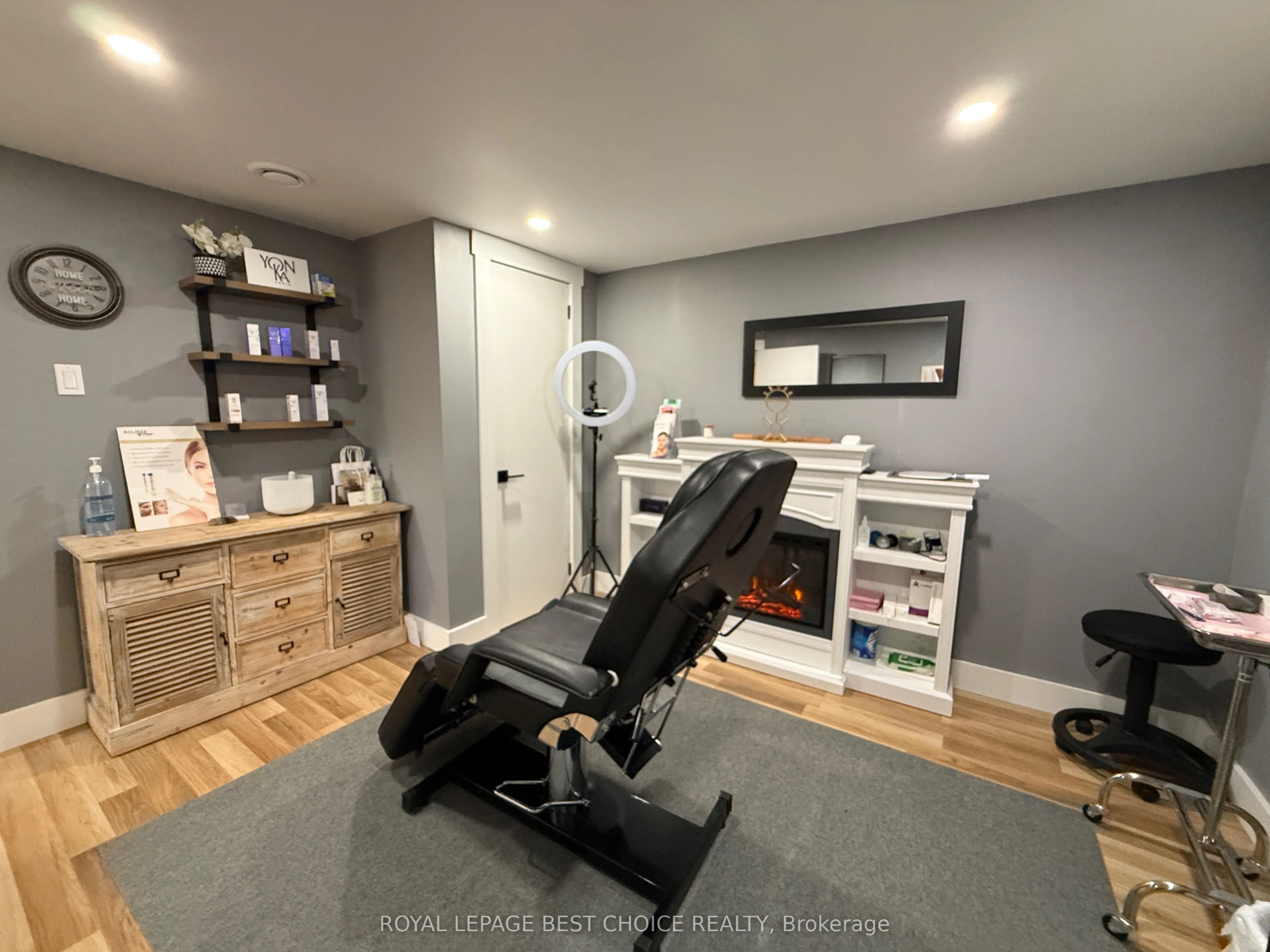 260 Pine Street W