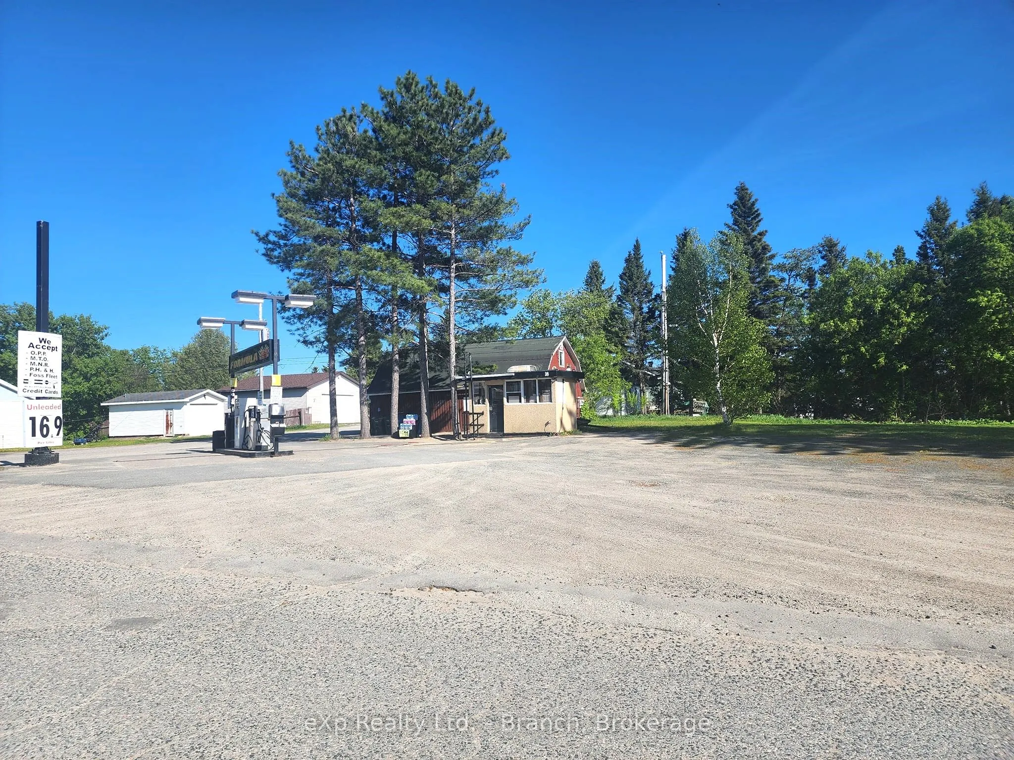 38 Huron Road