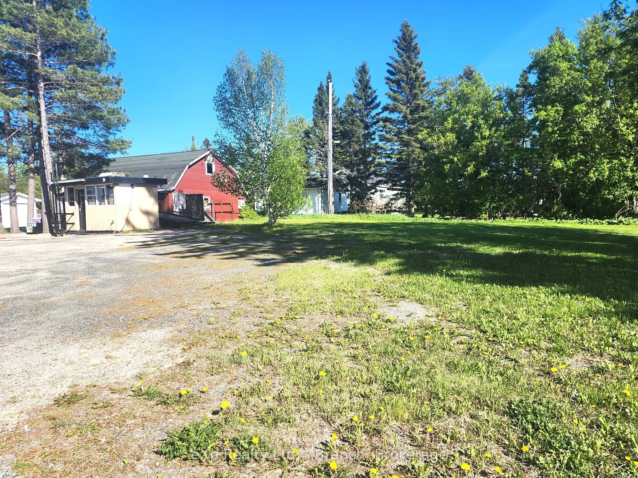 38 Huron Road