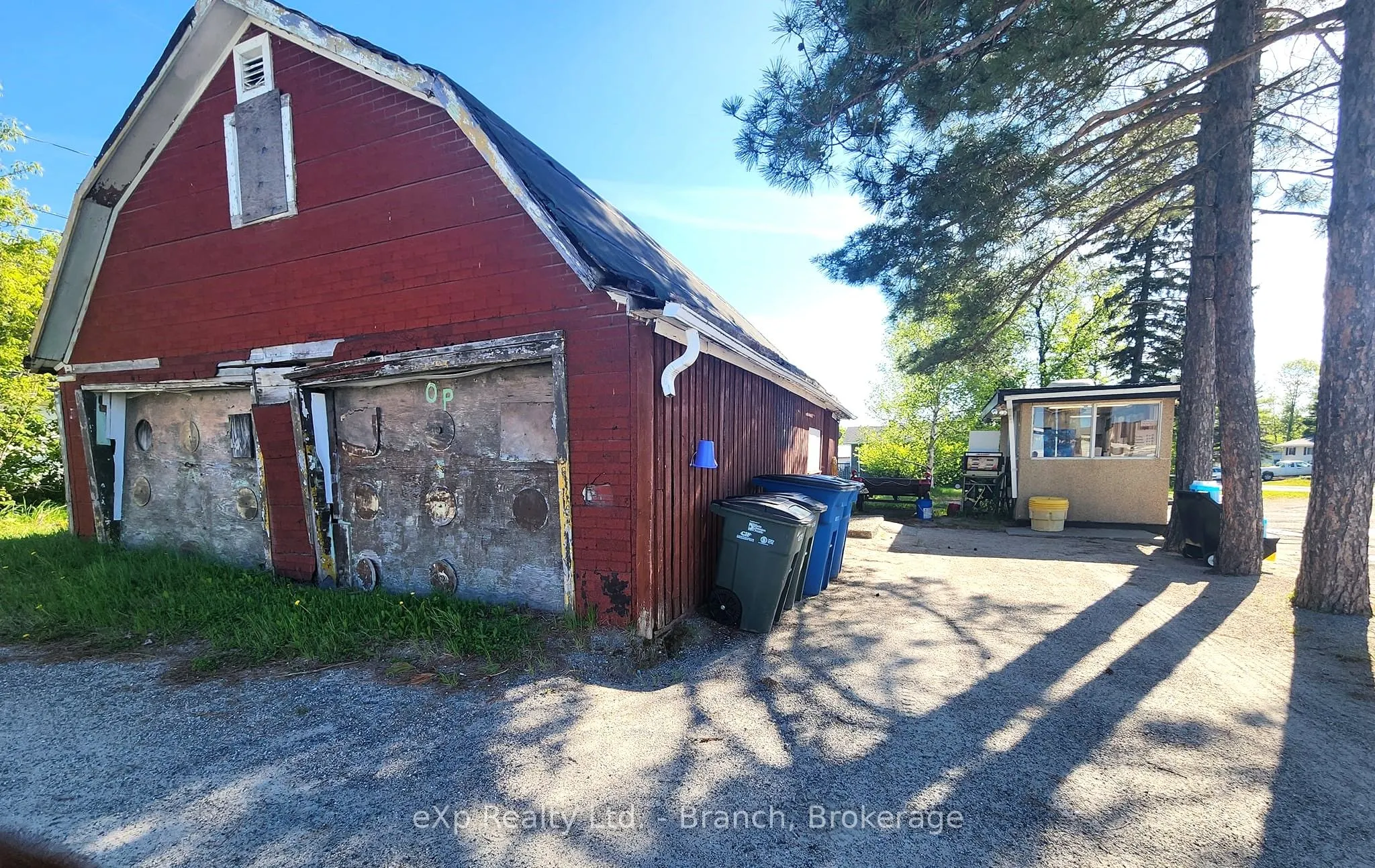 38 Huron Road