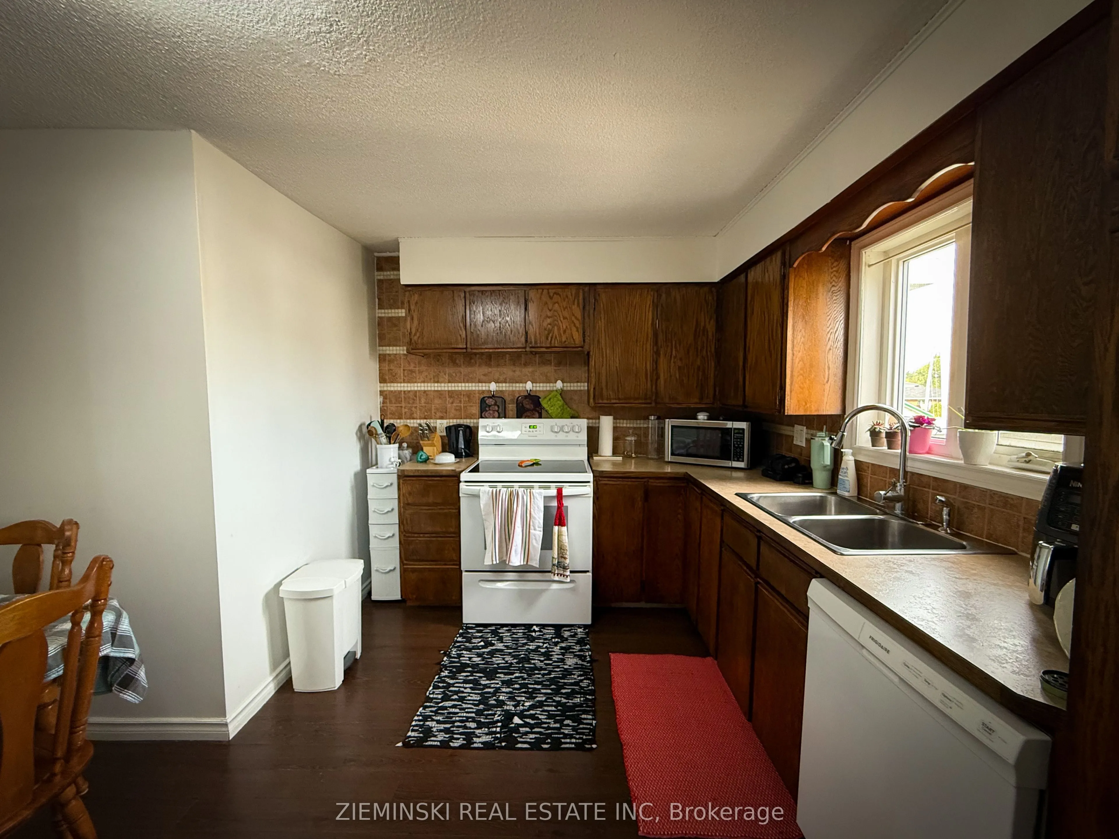 18 Laurier Avenue