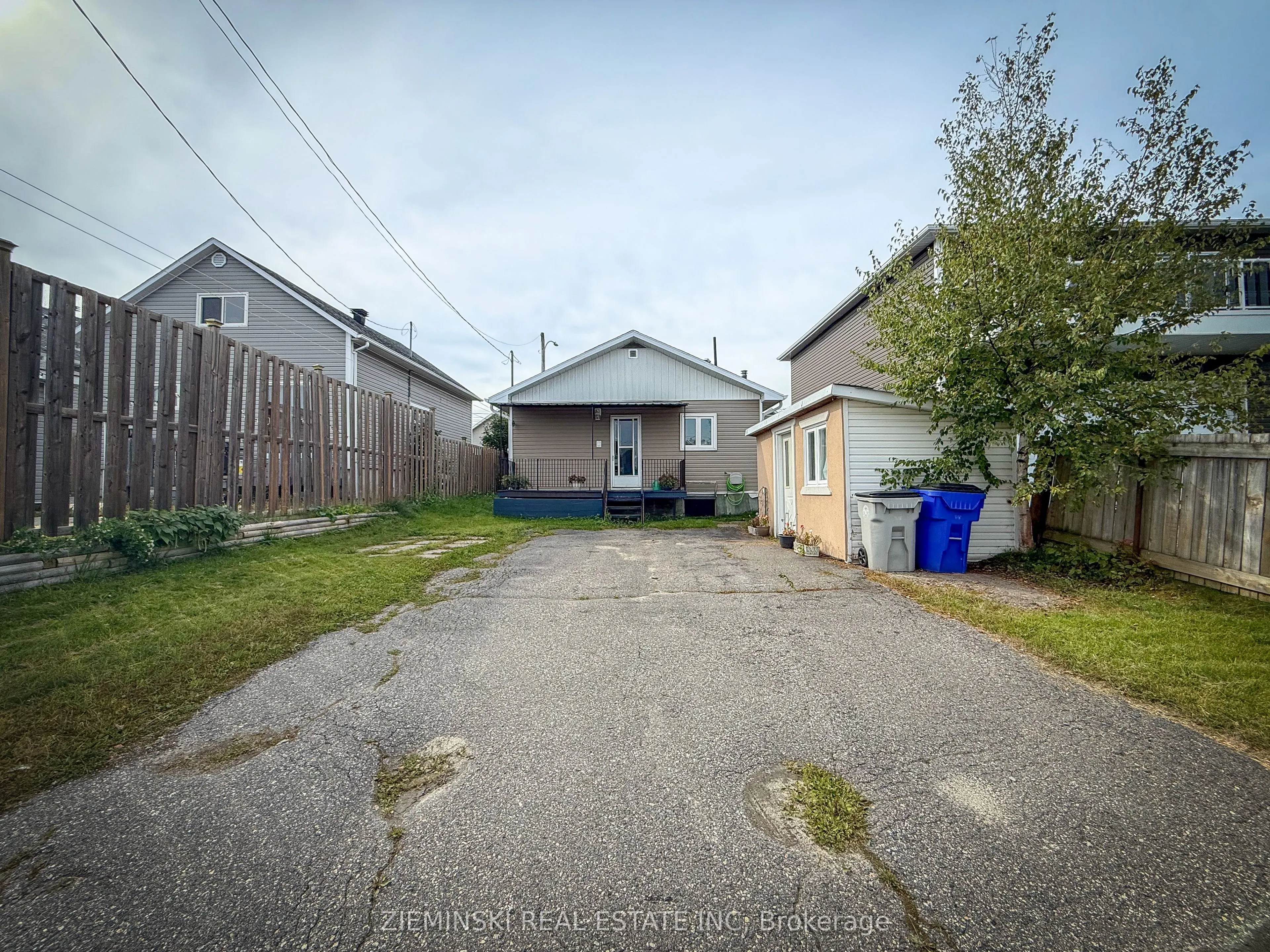 18 Laurier Avenue