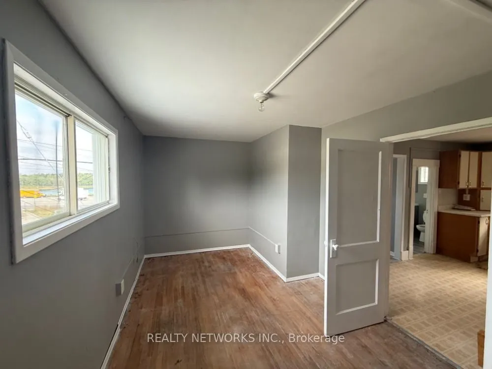 6 Hollinger Lane