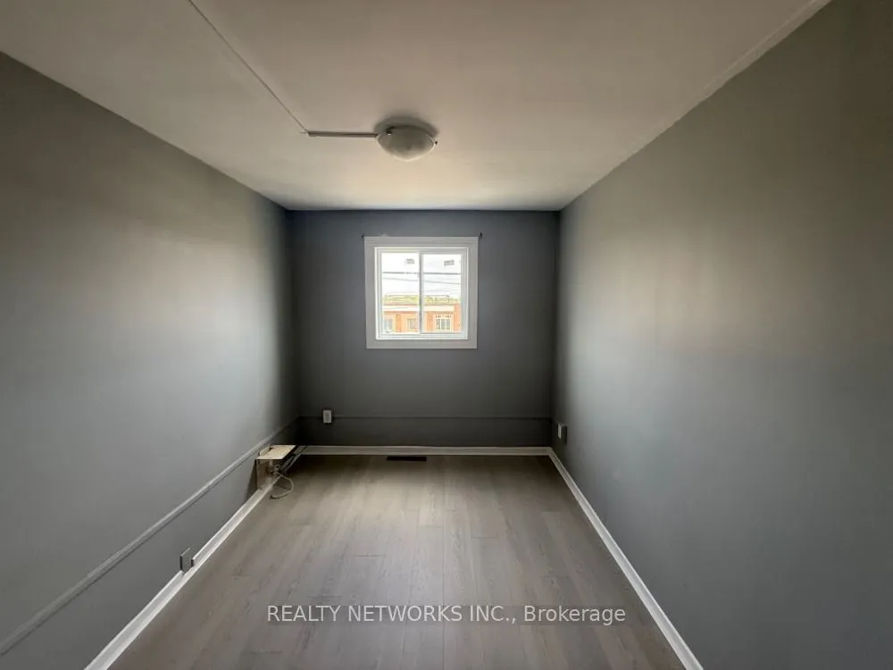 6 Hollinger Lane