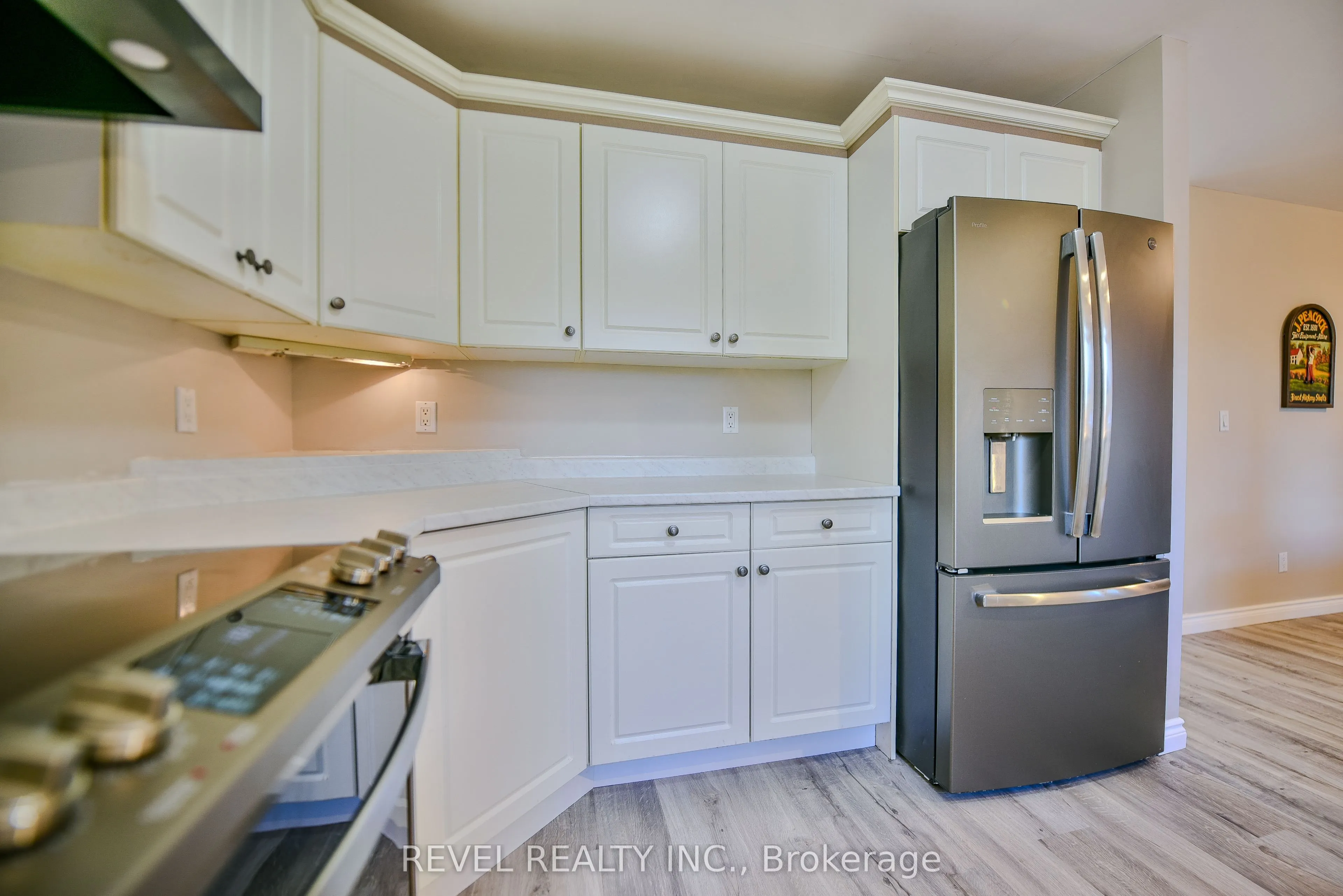 52 Castlewood Avenue