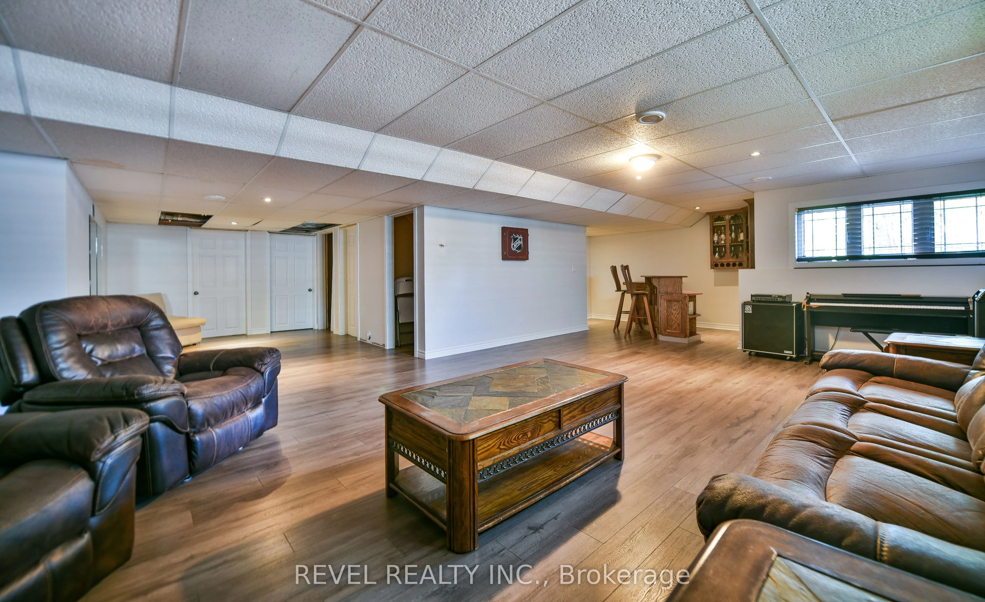 52 Castlewood Avenue