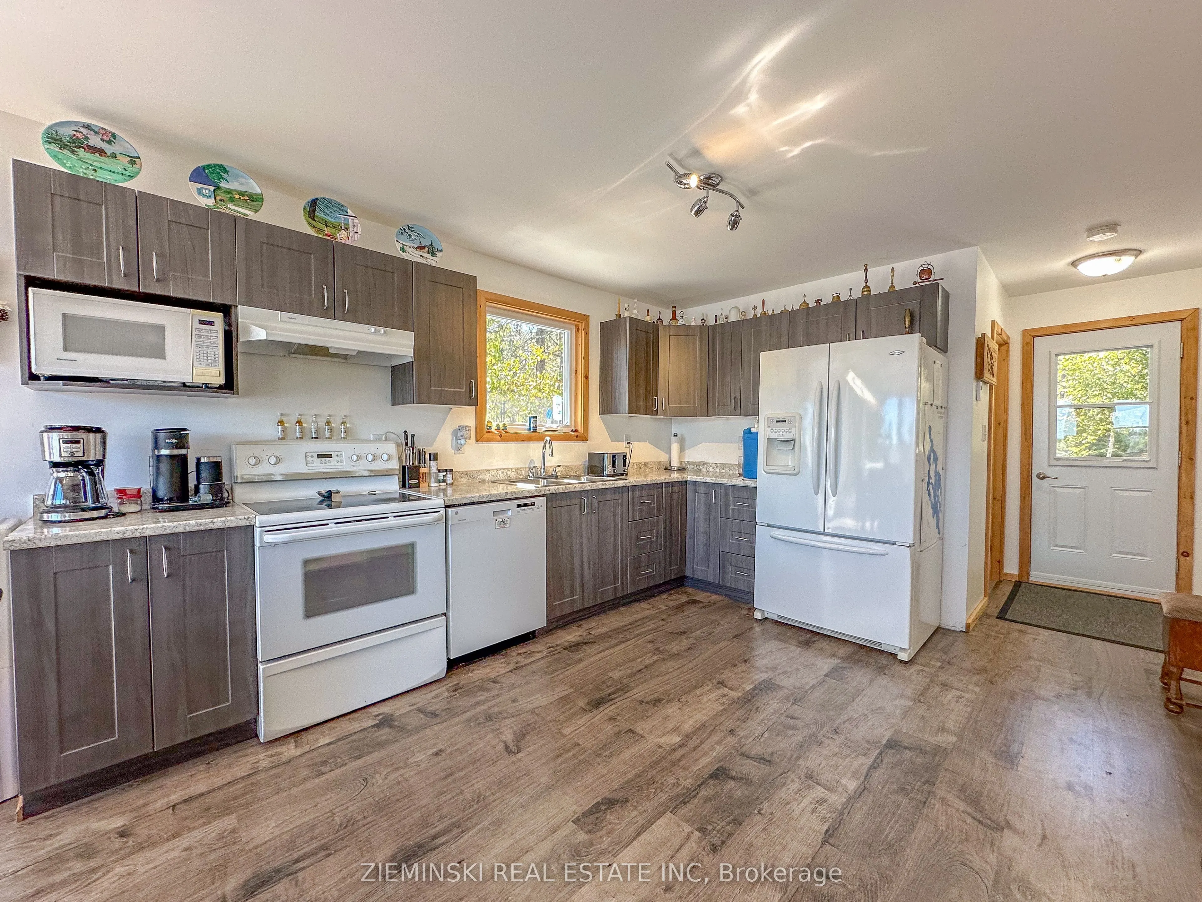200 Strada Paradise Road