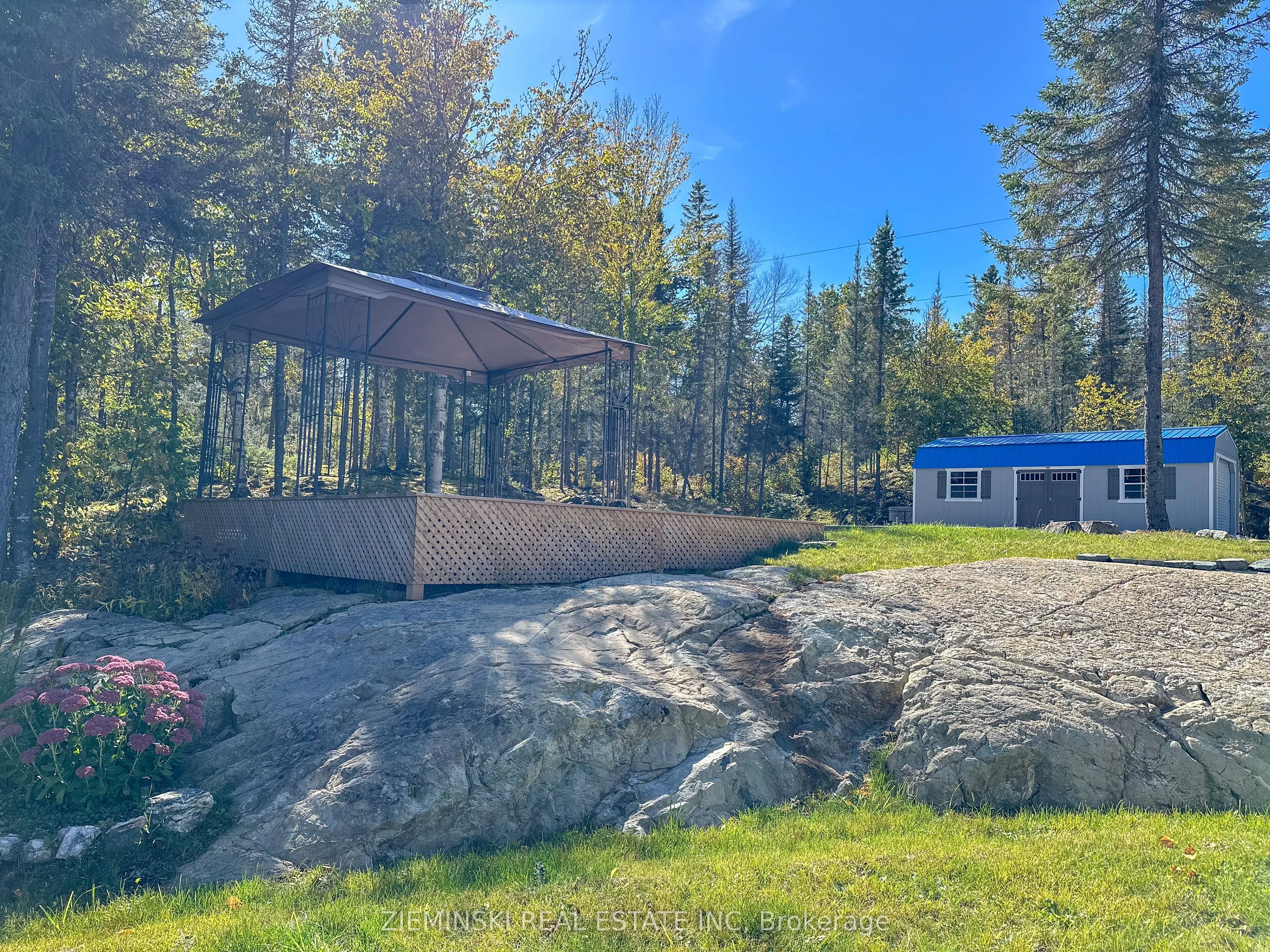 200 Strada Paradise Road