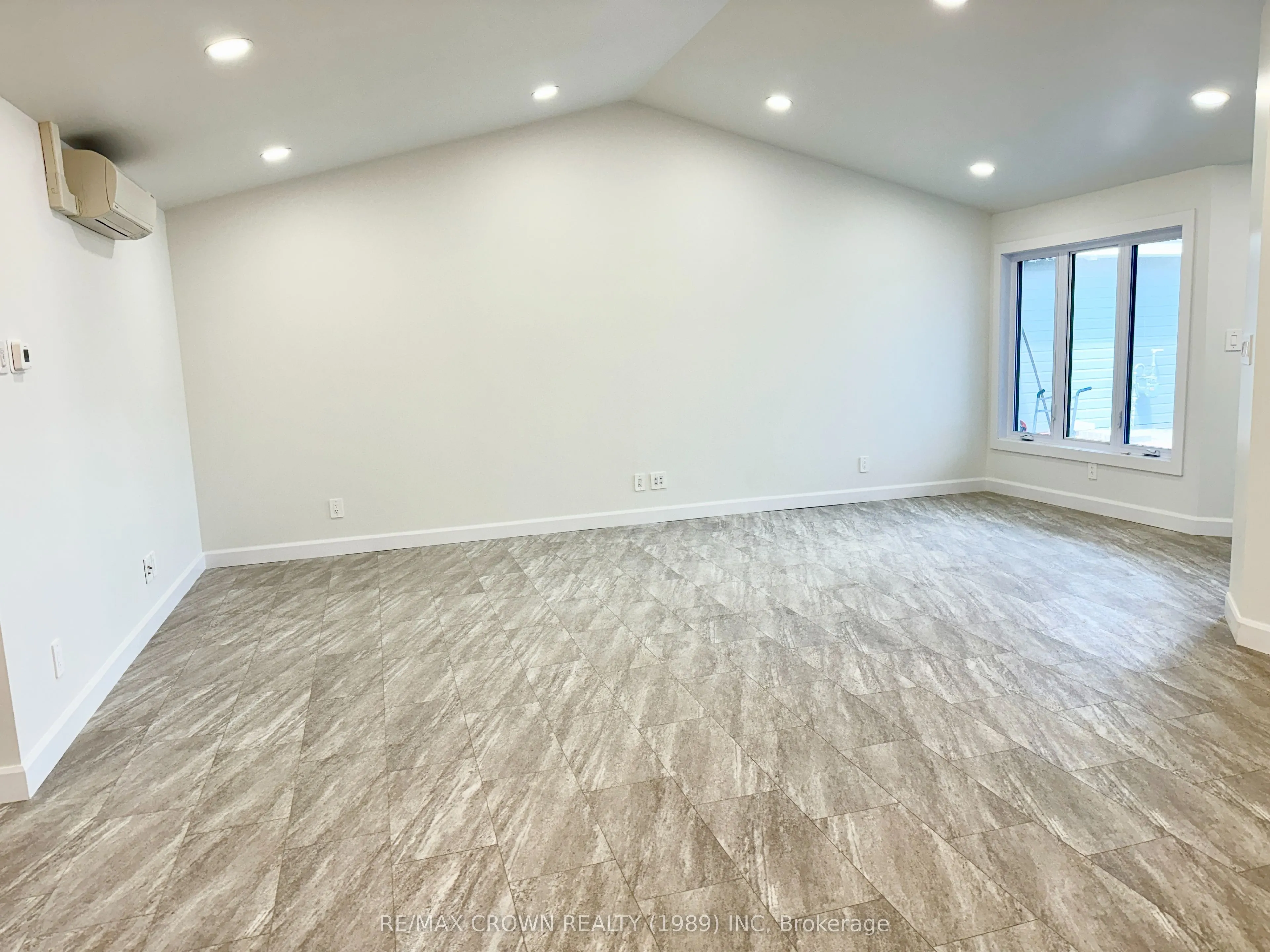 22 Golf Street