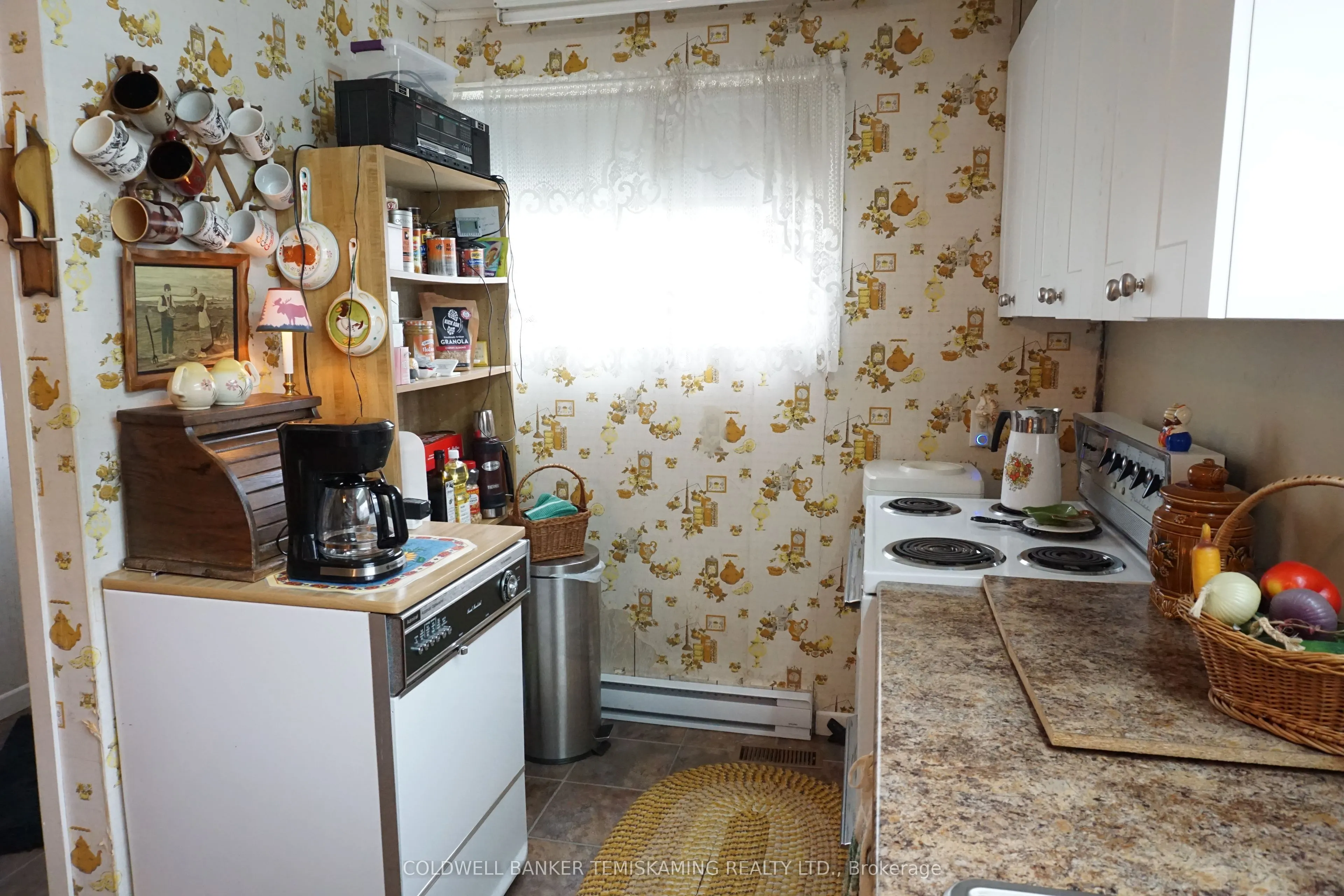 30 NINTH Street E