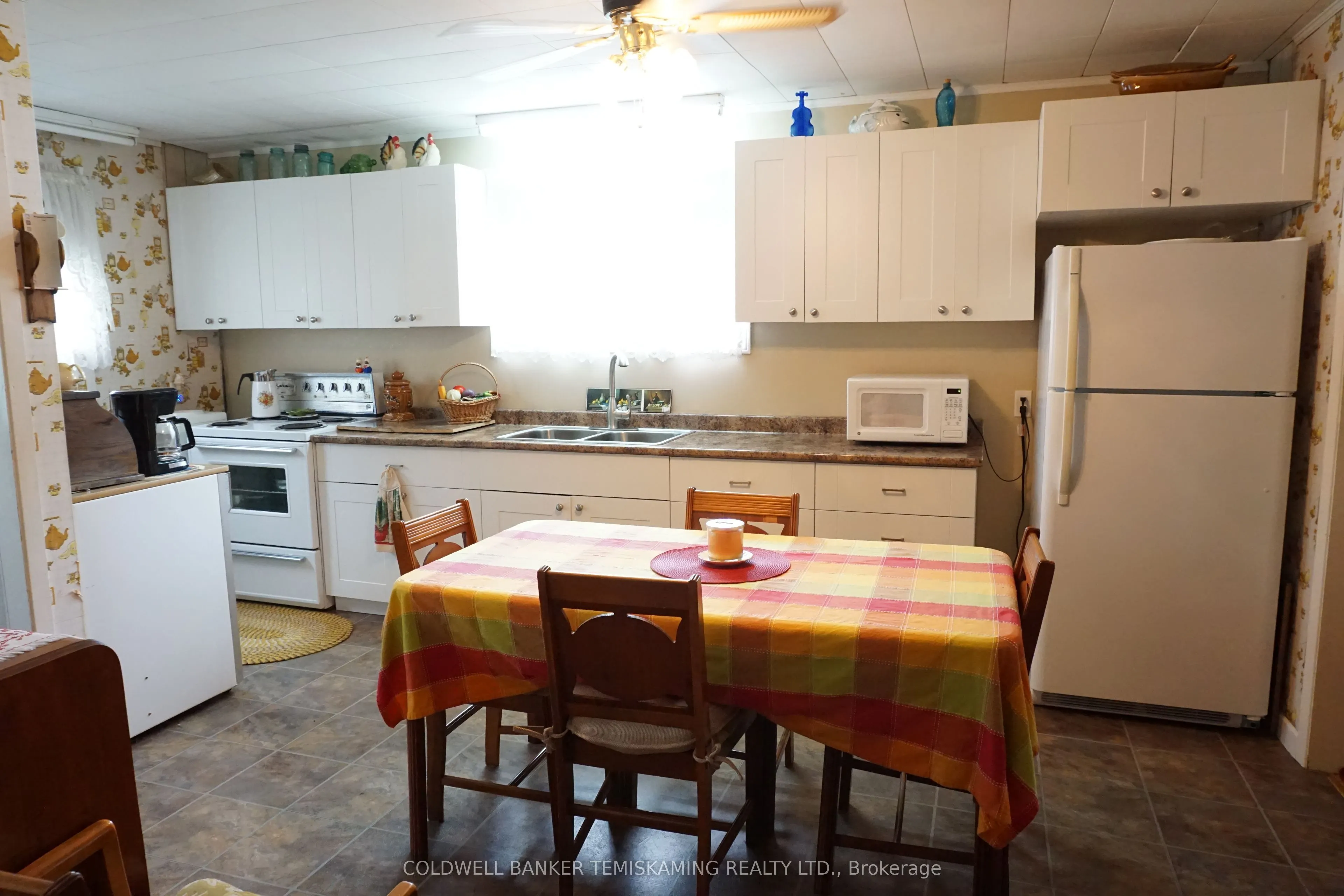 30 NINTH Street E