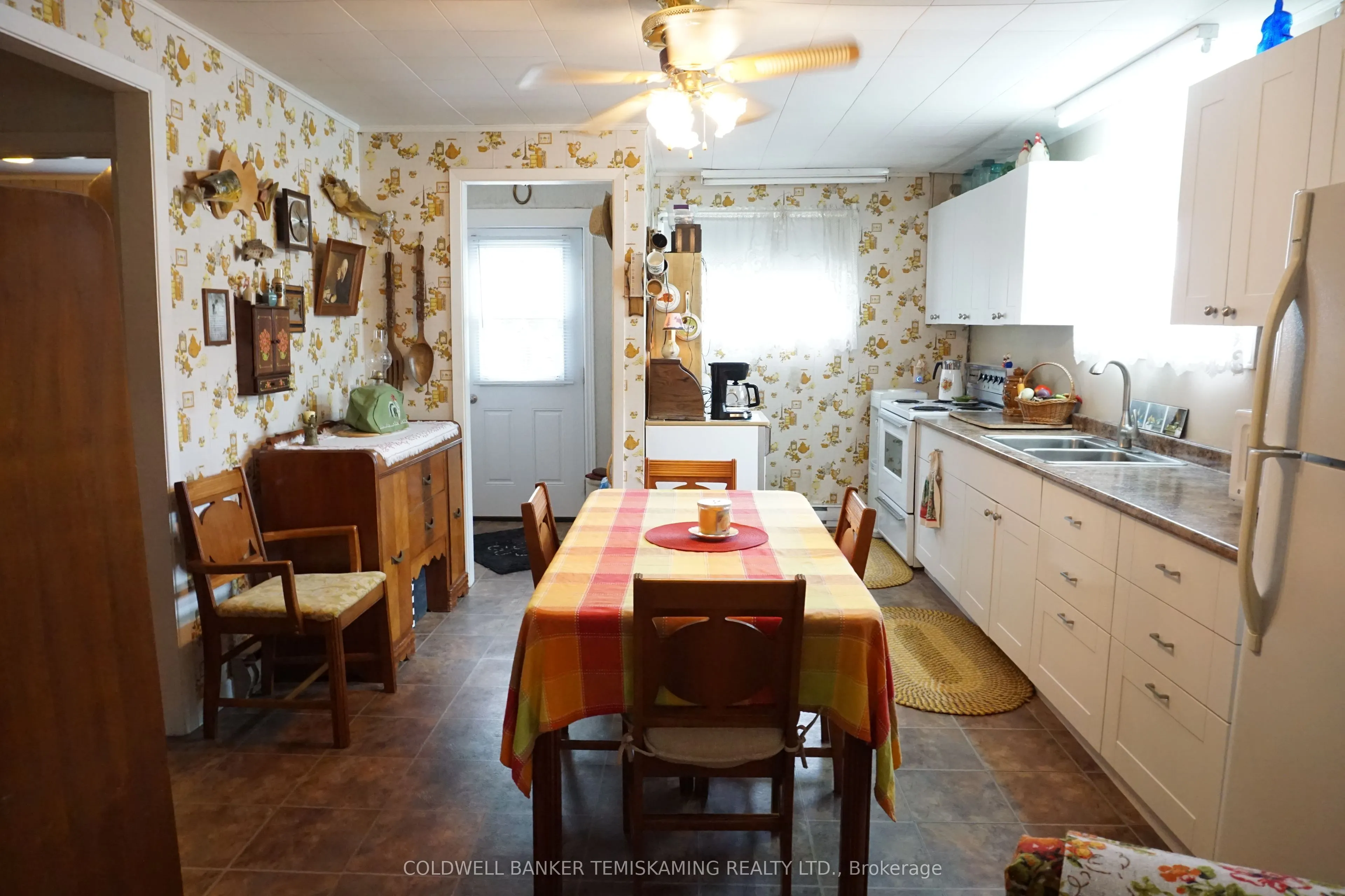 30 NINTH Street E
