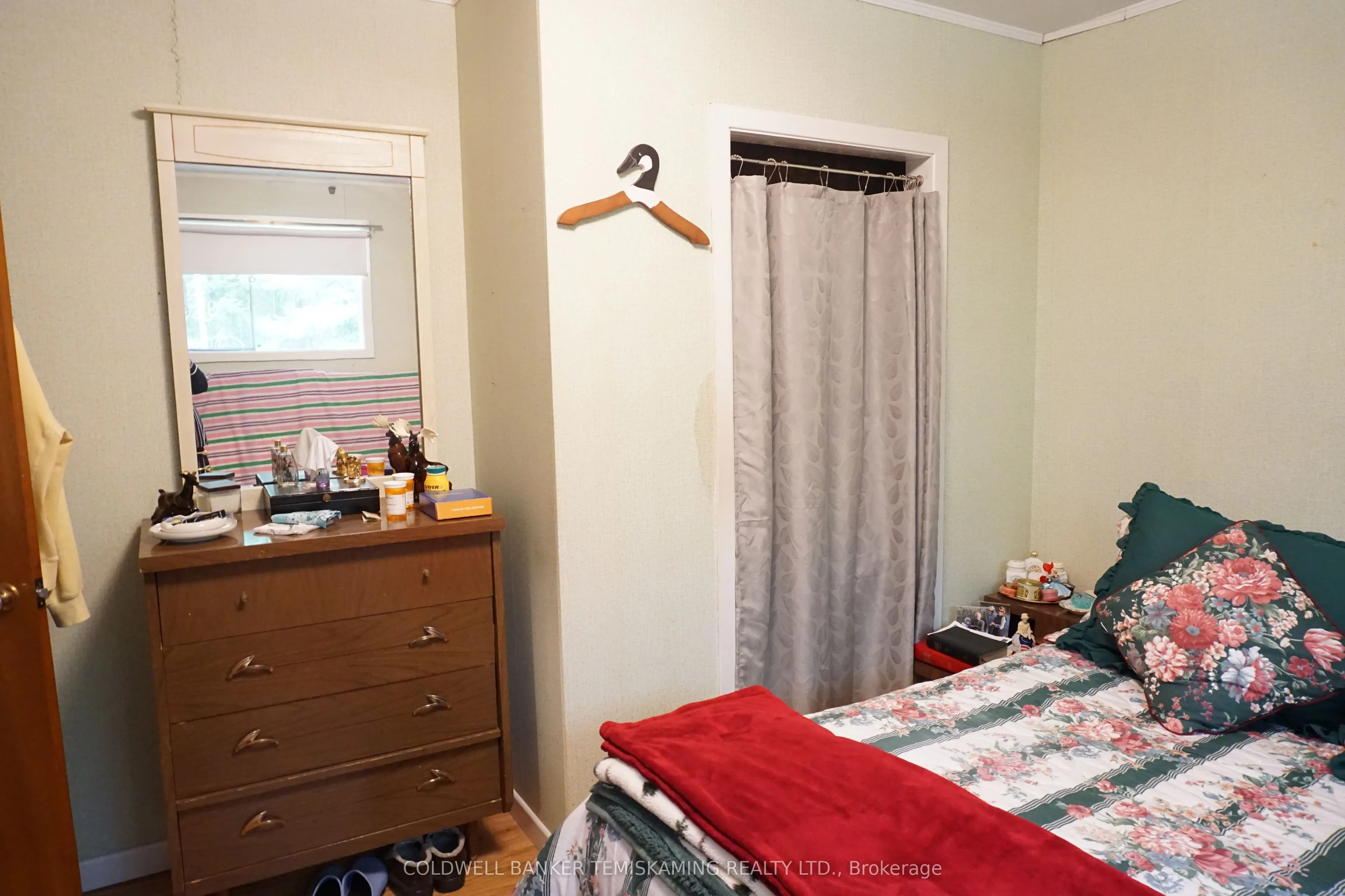 30 NINTH Street E