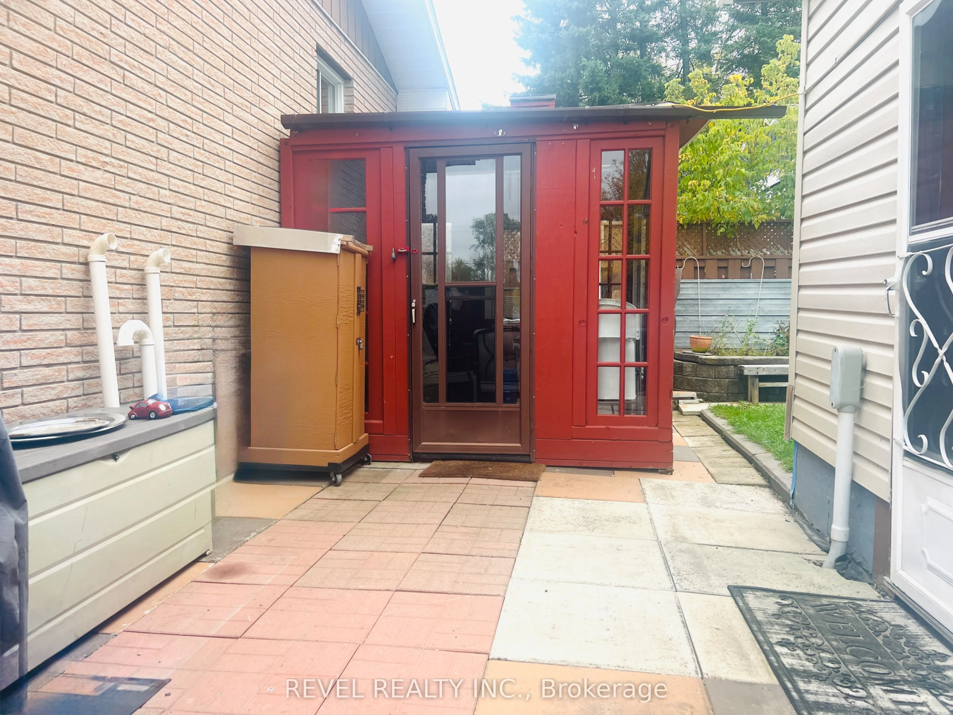 136 Allan Street