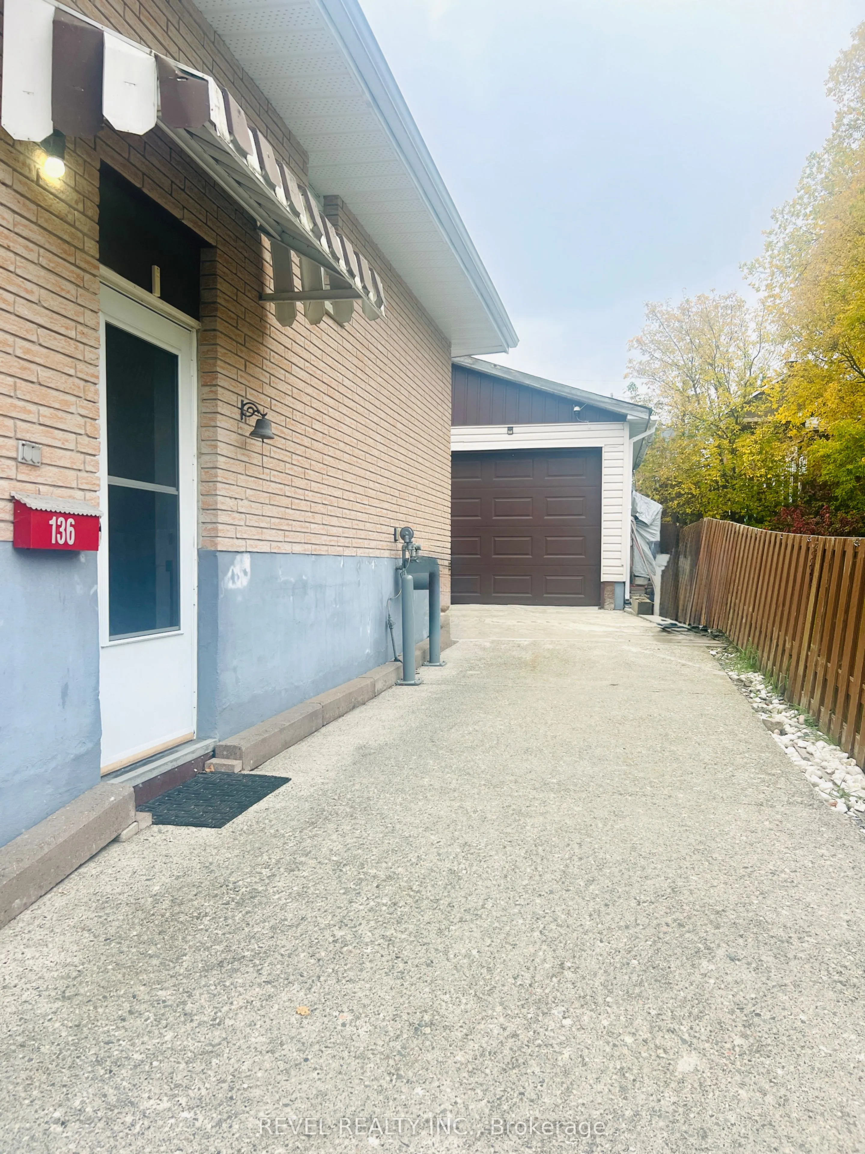 136 Allan Street