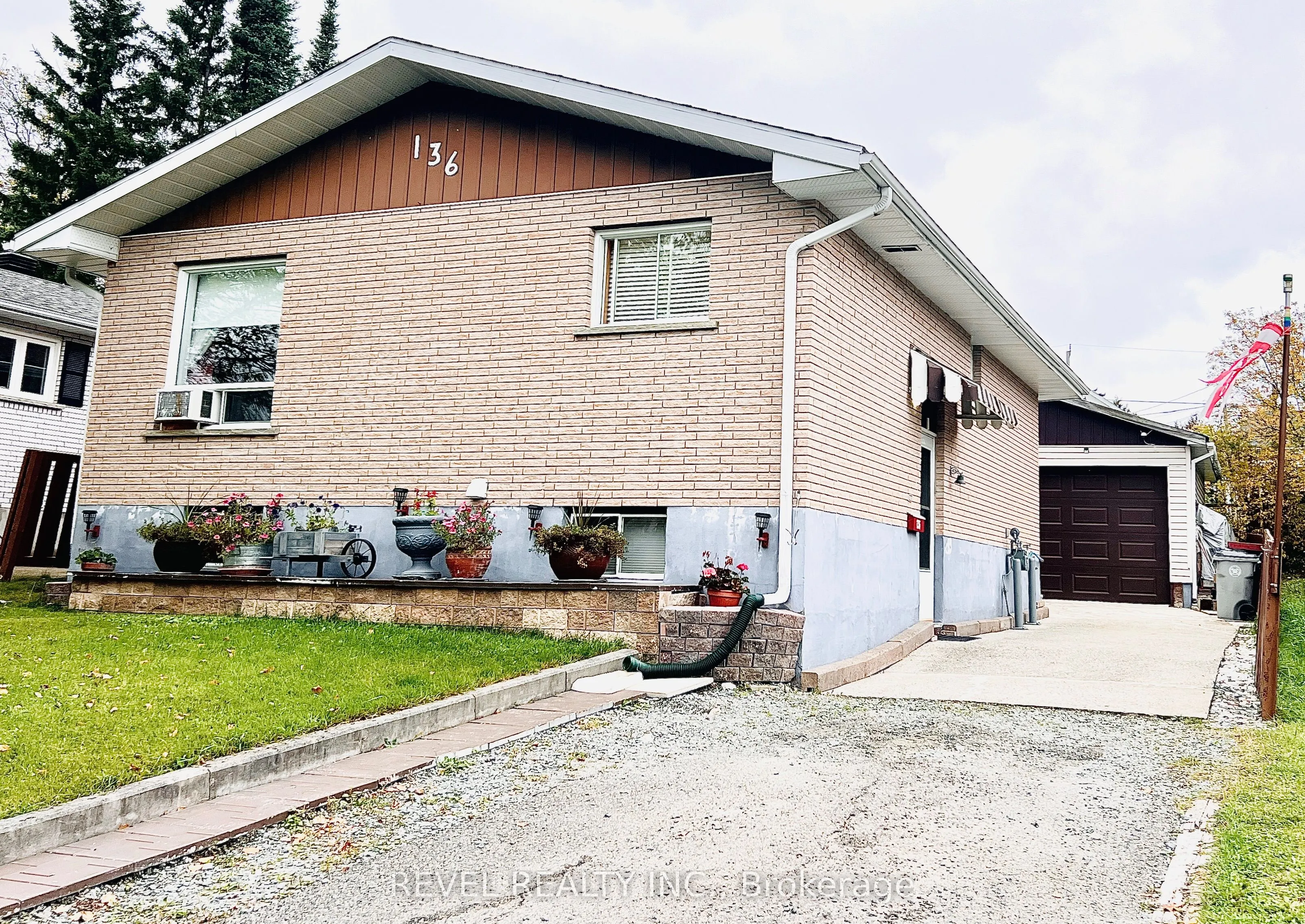 136 Allan Street
