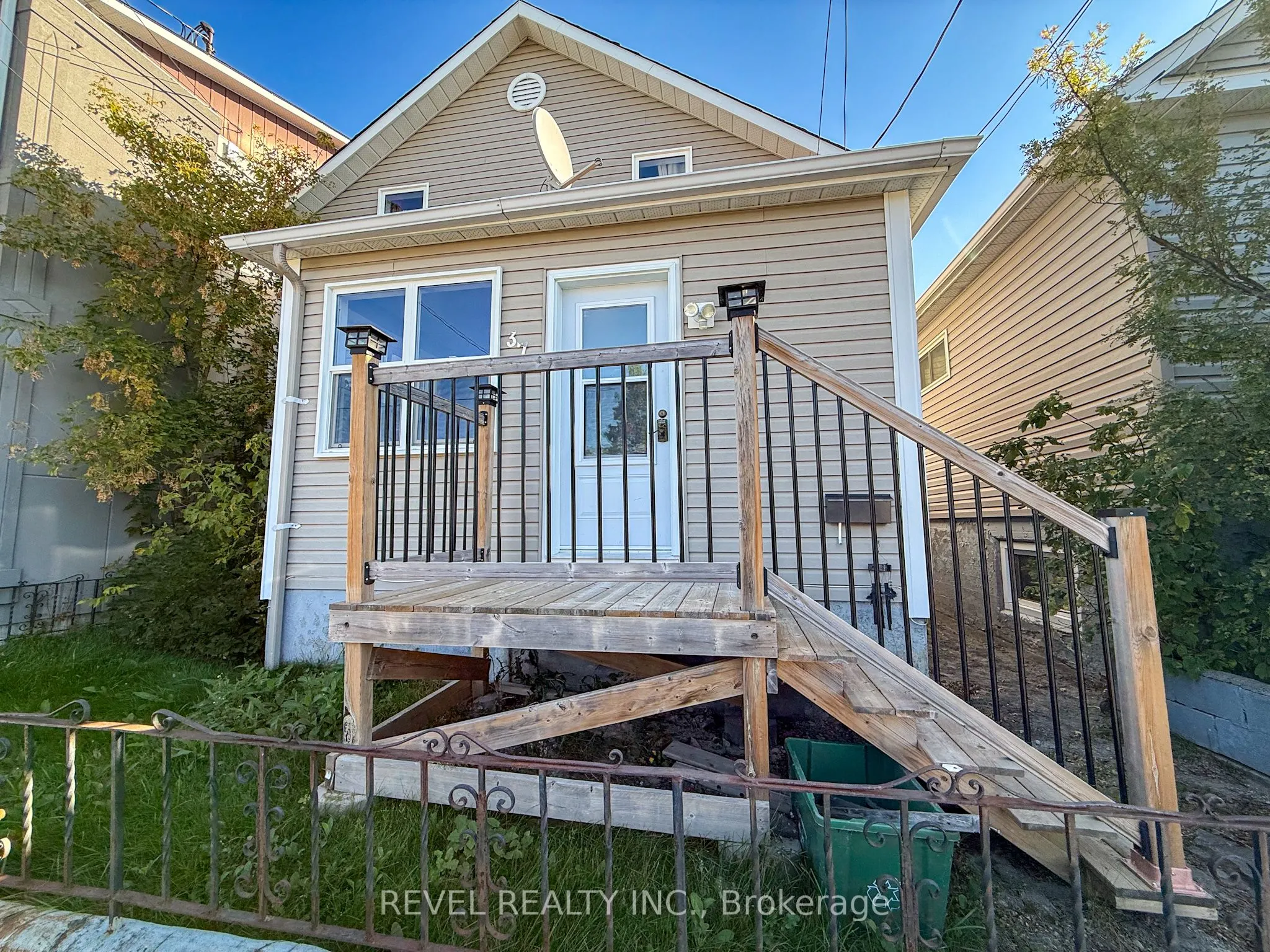 378 Elm Street S