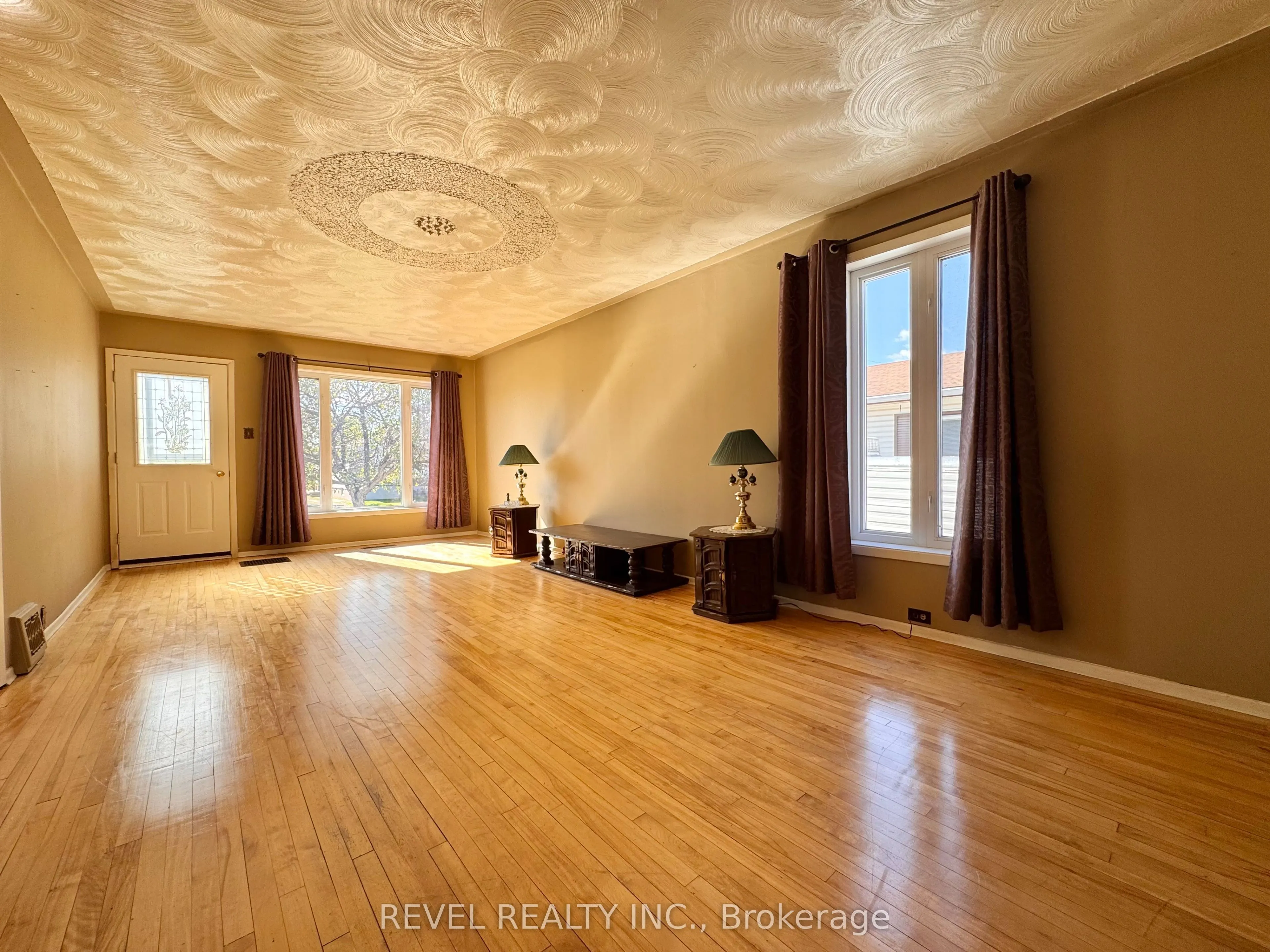 26 Moneta Avenue