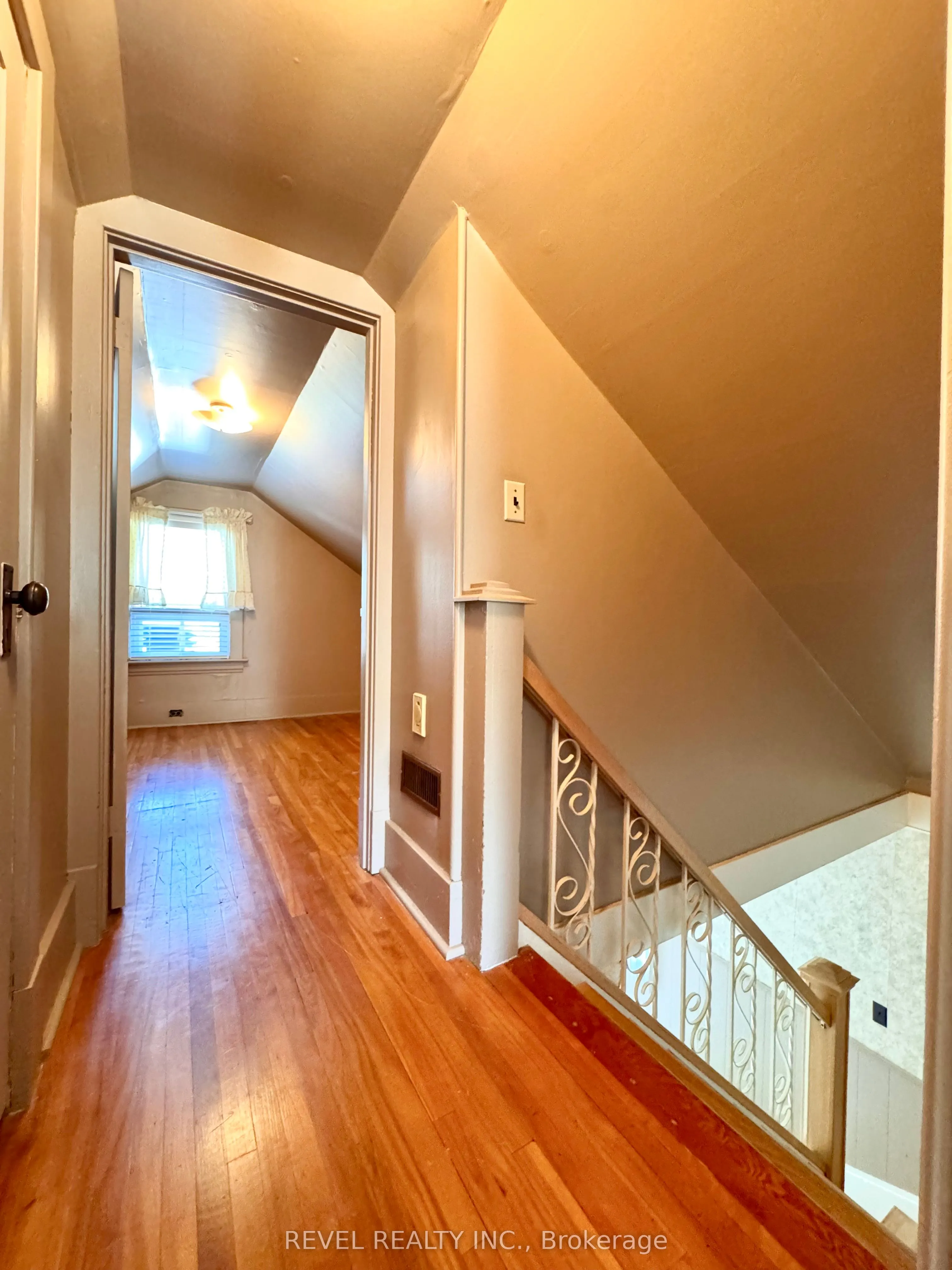 26 Moneta Avenue