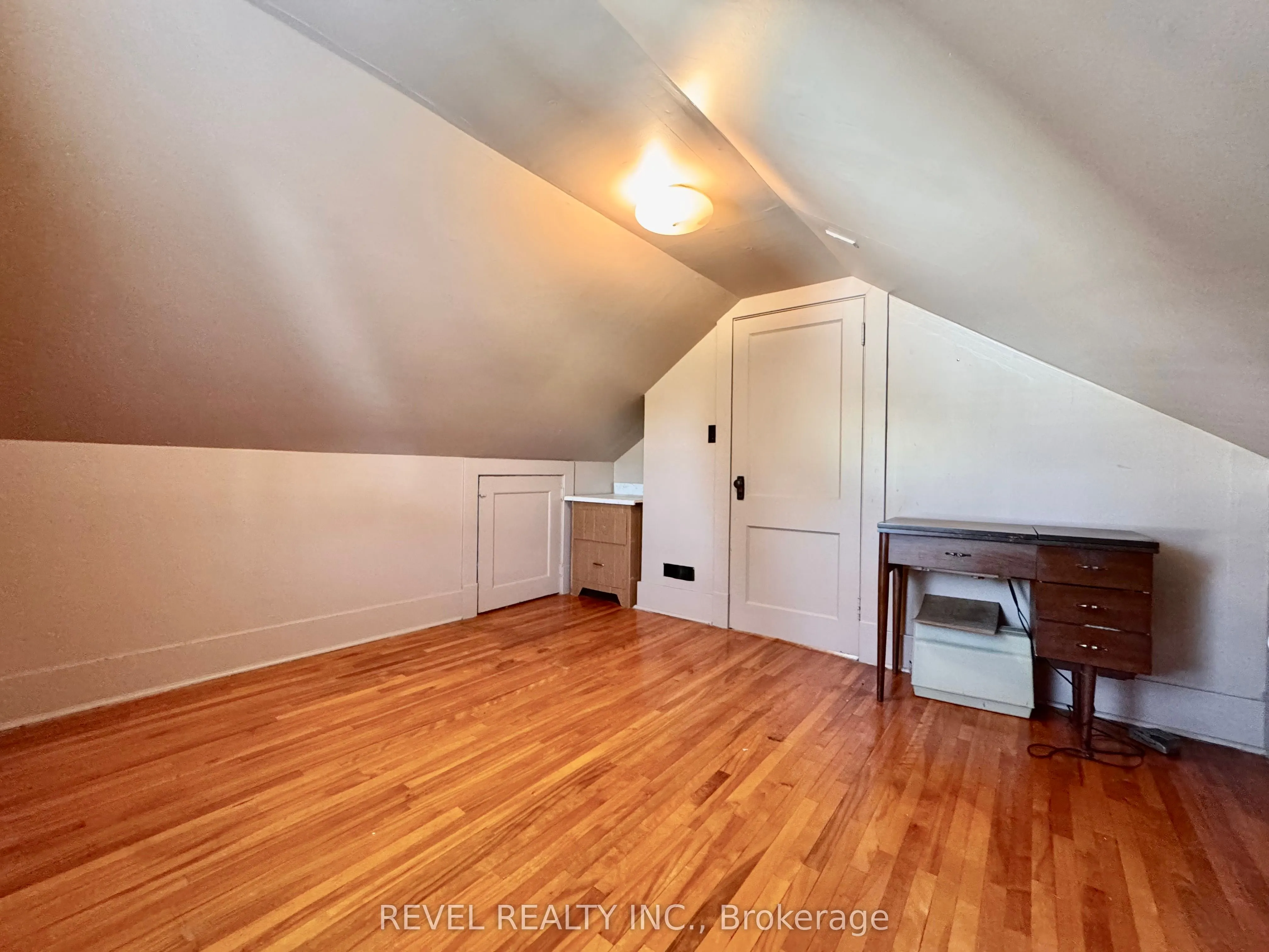 26 Moneta Avenue
