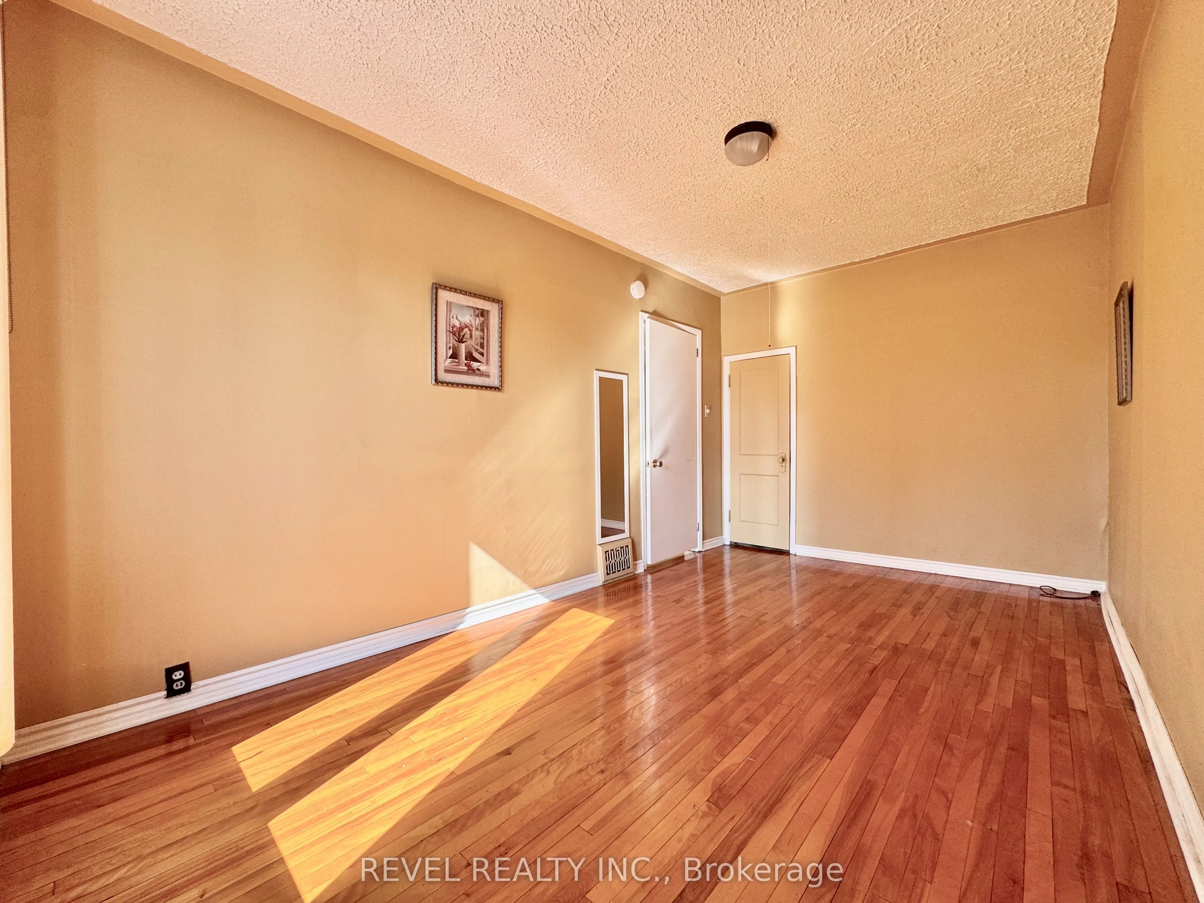 26 Moneta Avenue