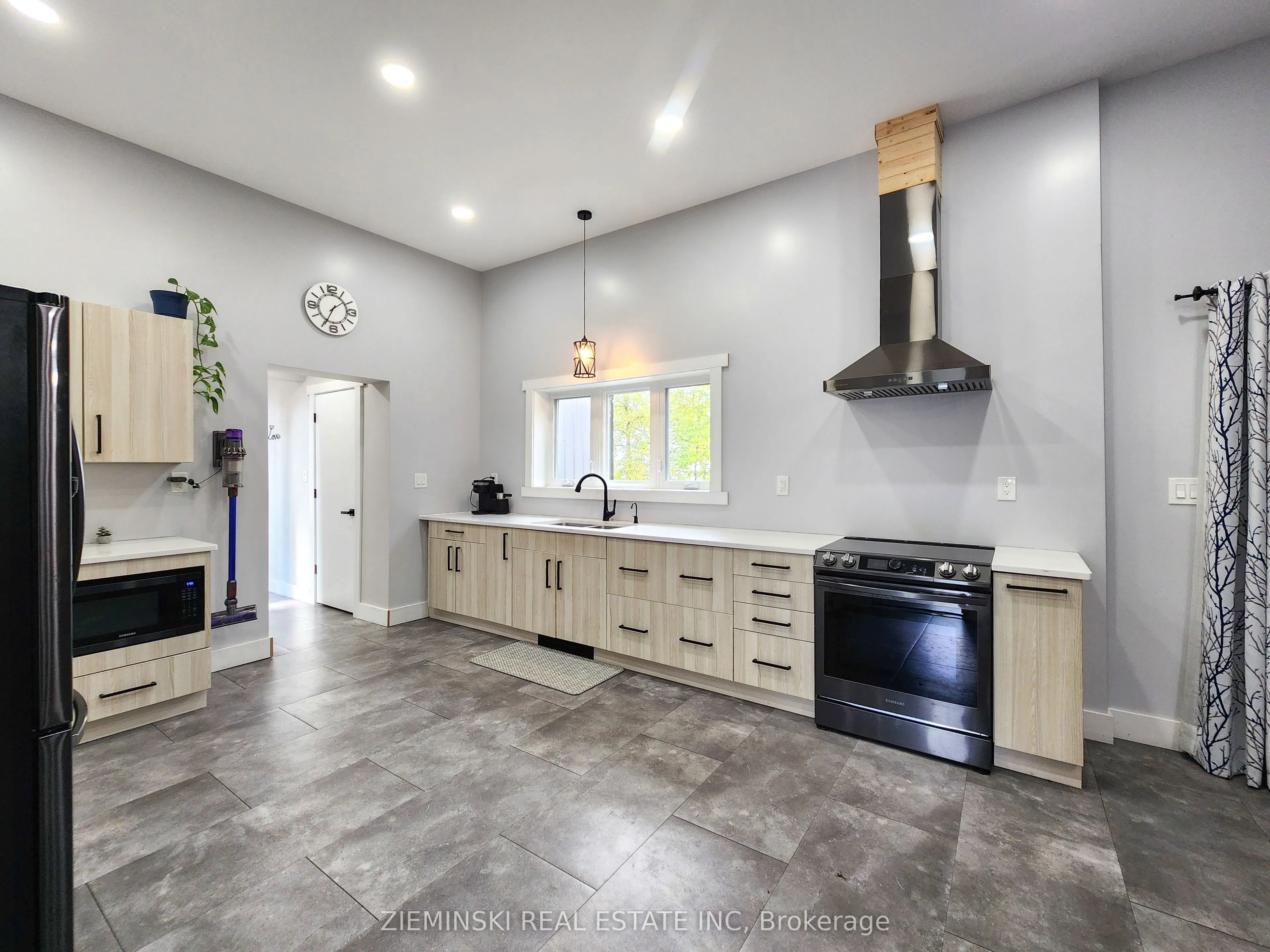 1016 Highway Beach Road