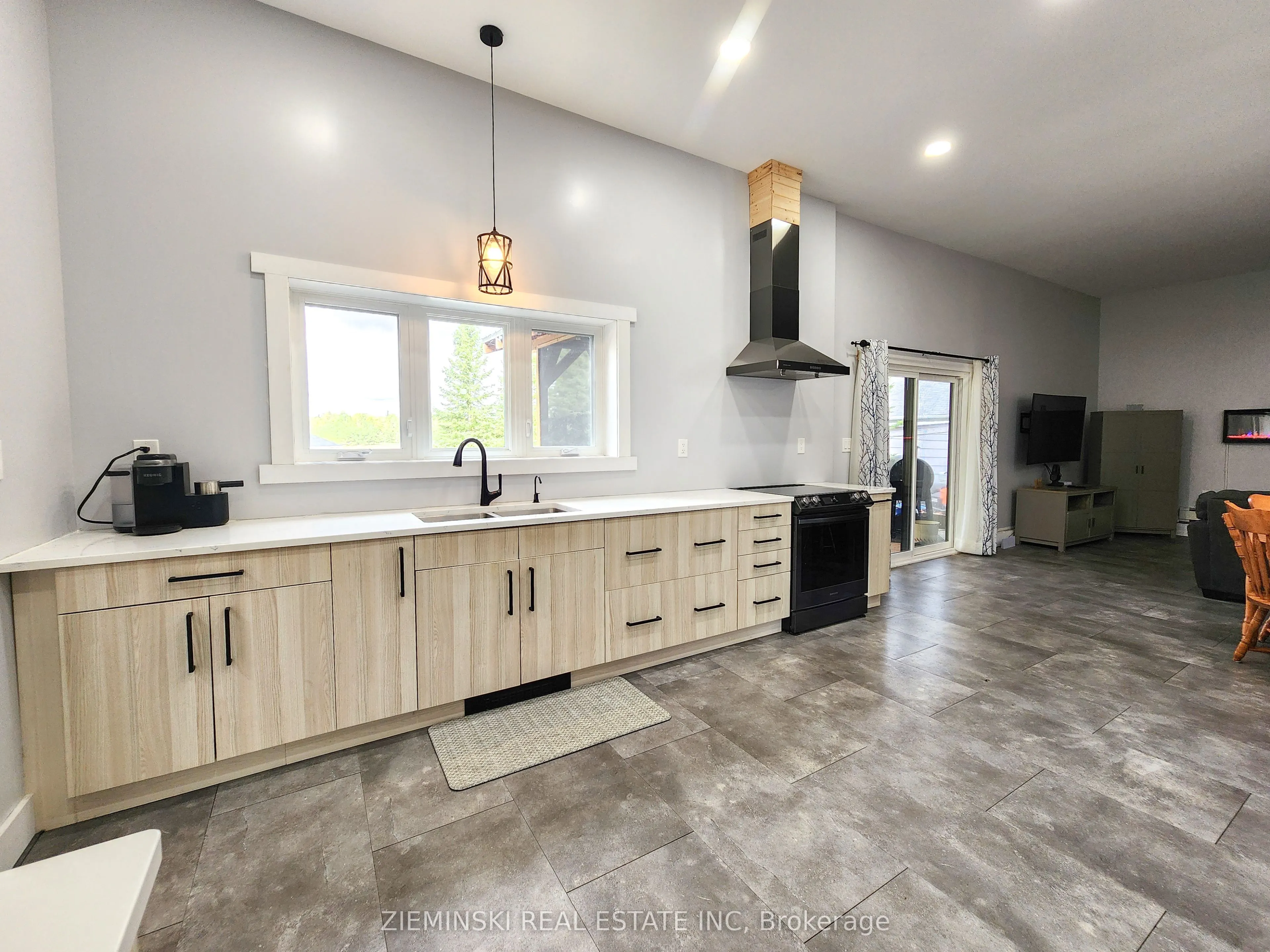 1016 Highway Beach Road
