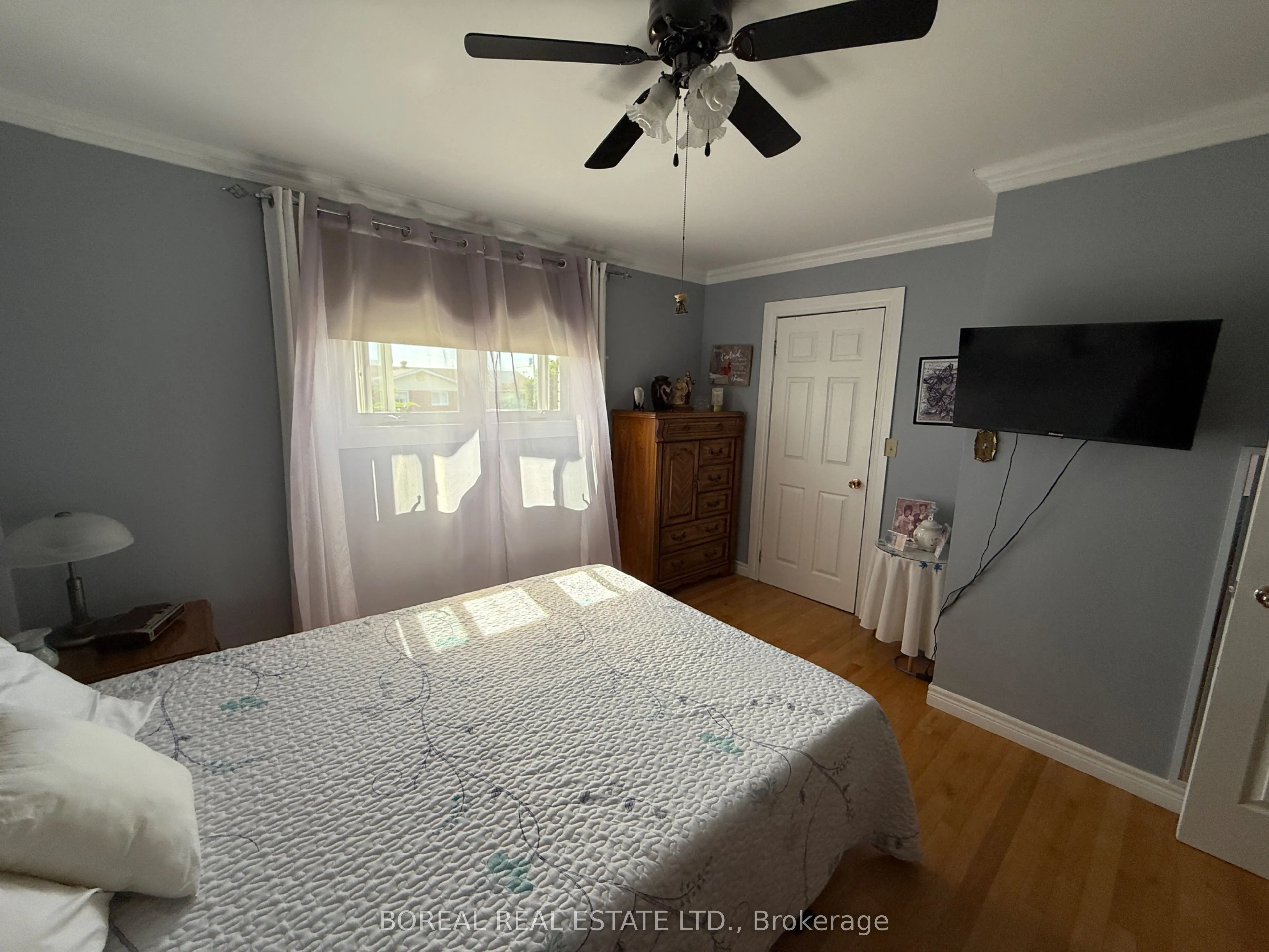 35 Eighteenth Avenue