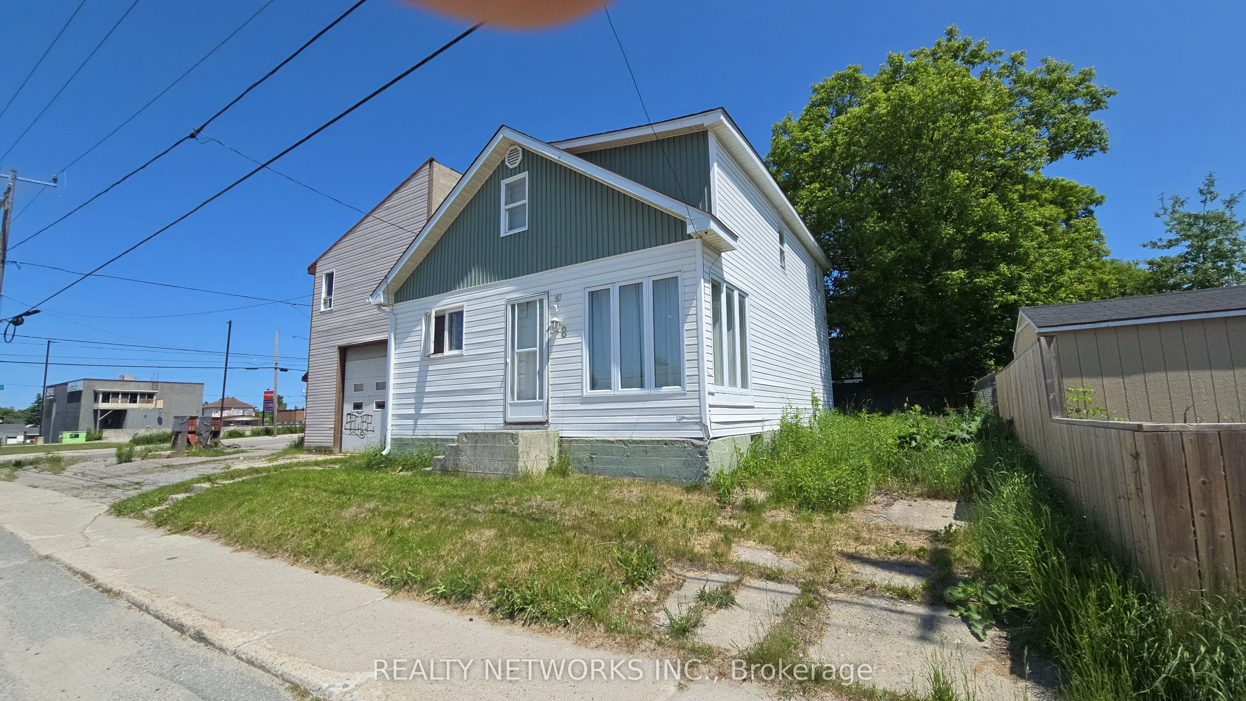 48 Cameron Street S