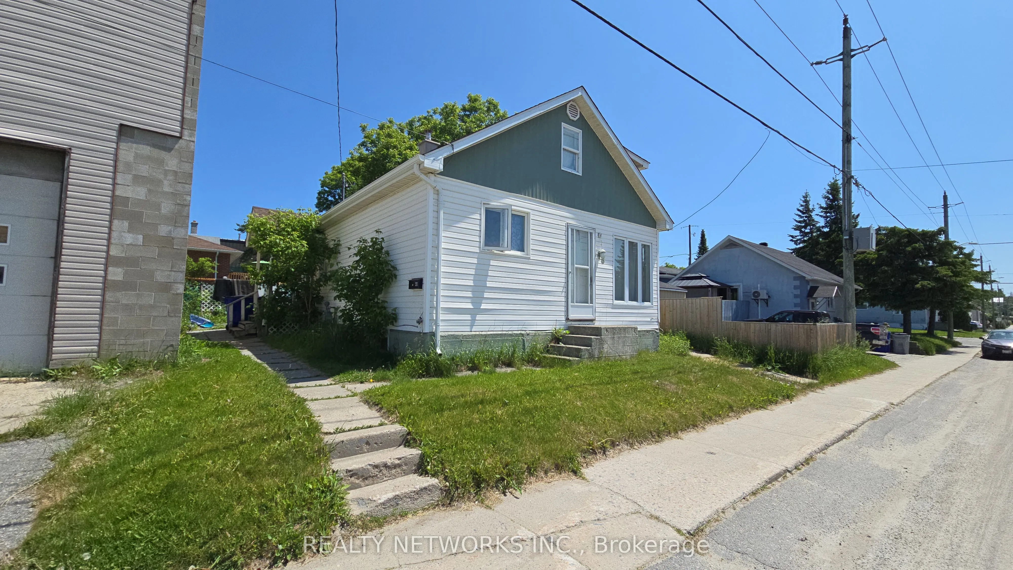 48 Cameron Street S