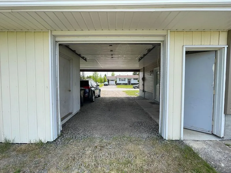 327 Crystal Crescent