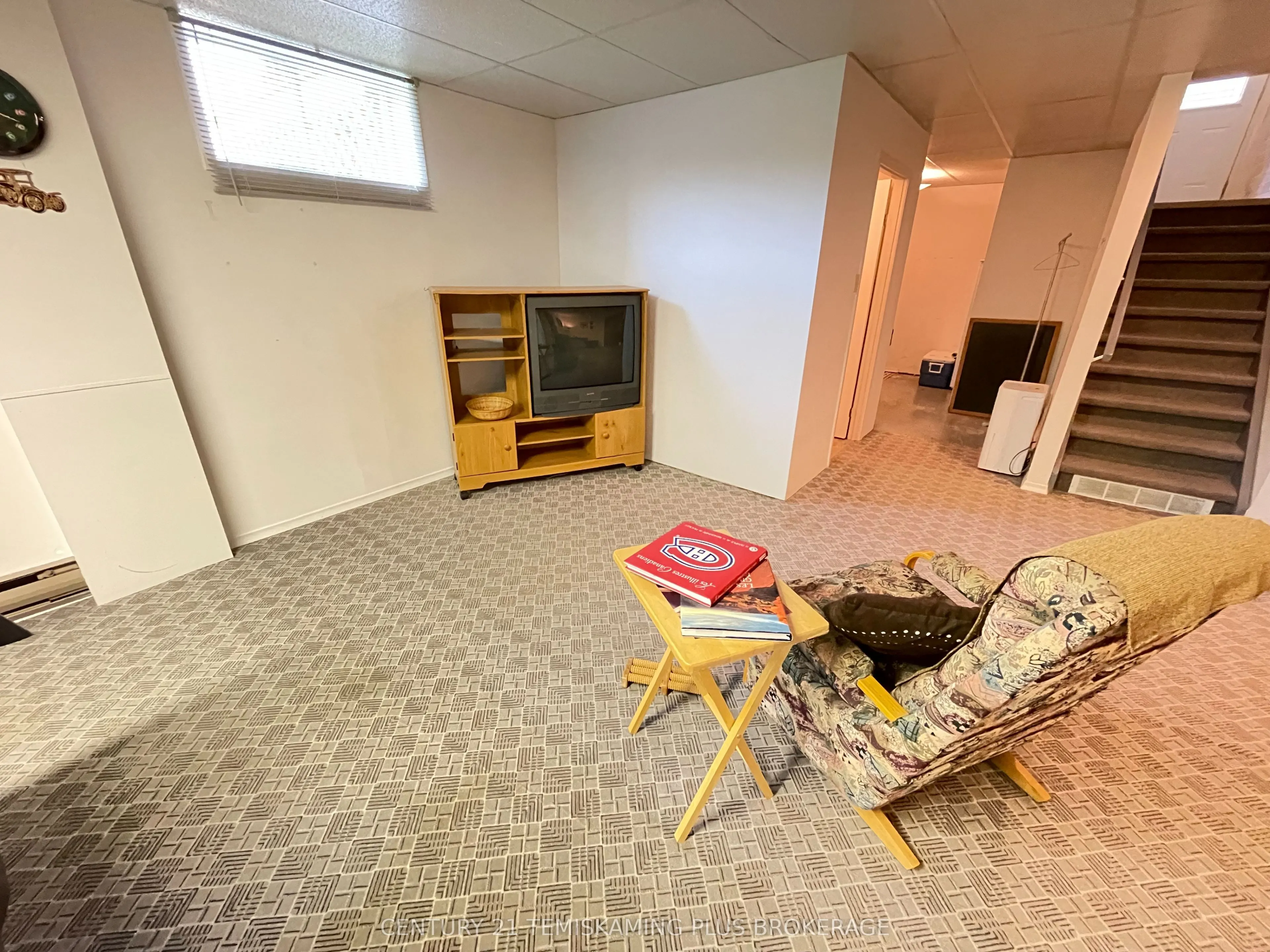 327 Crystal Crescent