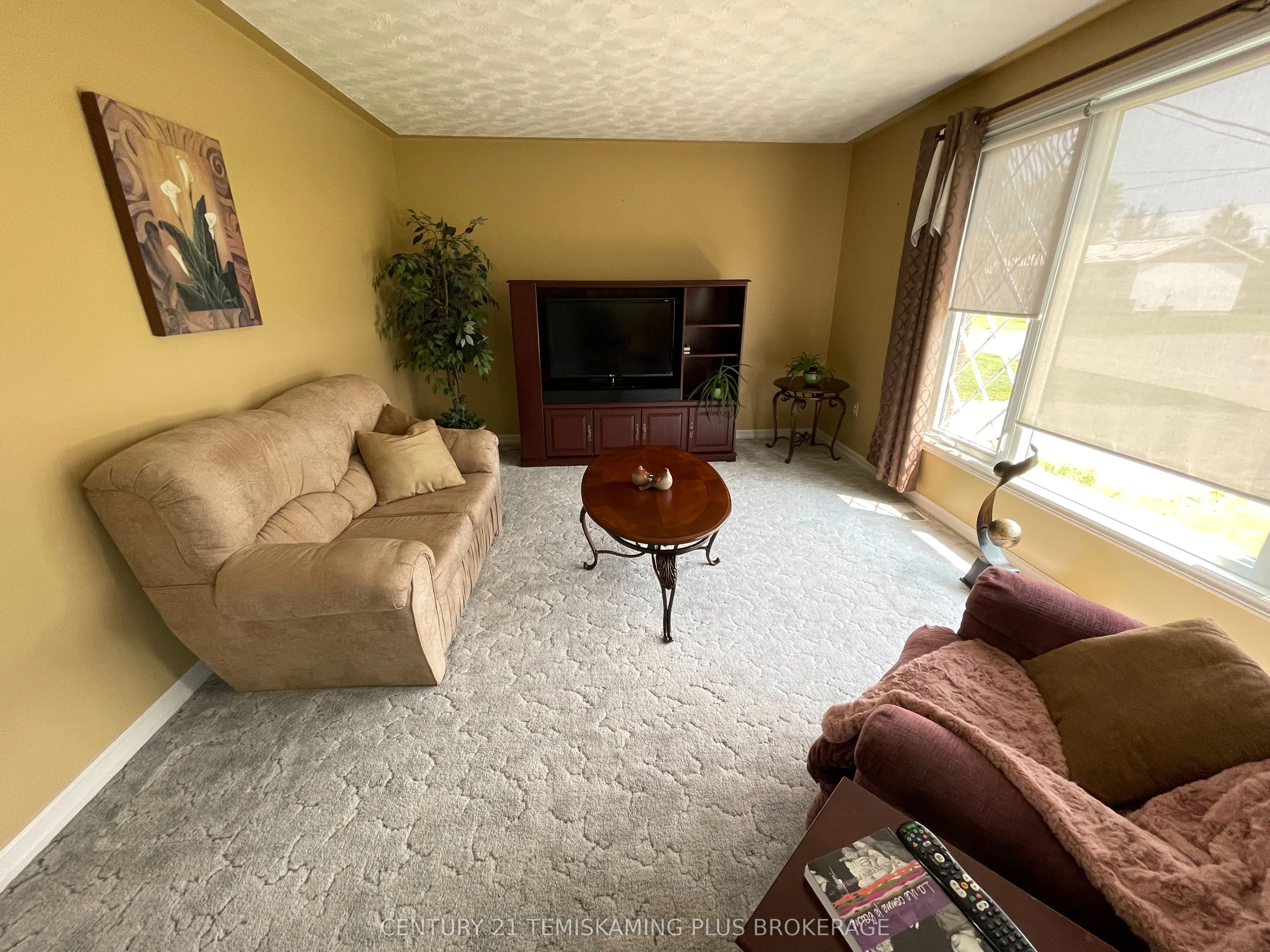 327 Crystal Crescent