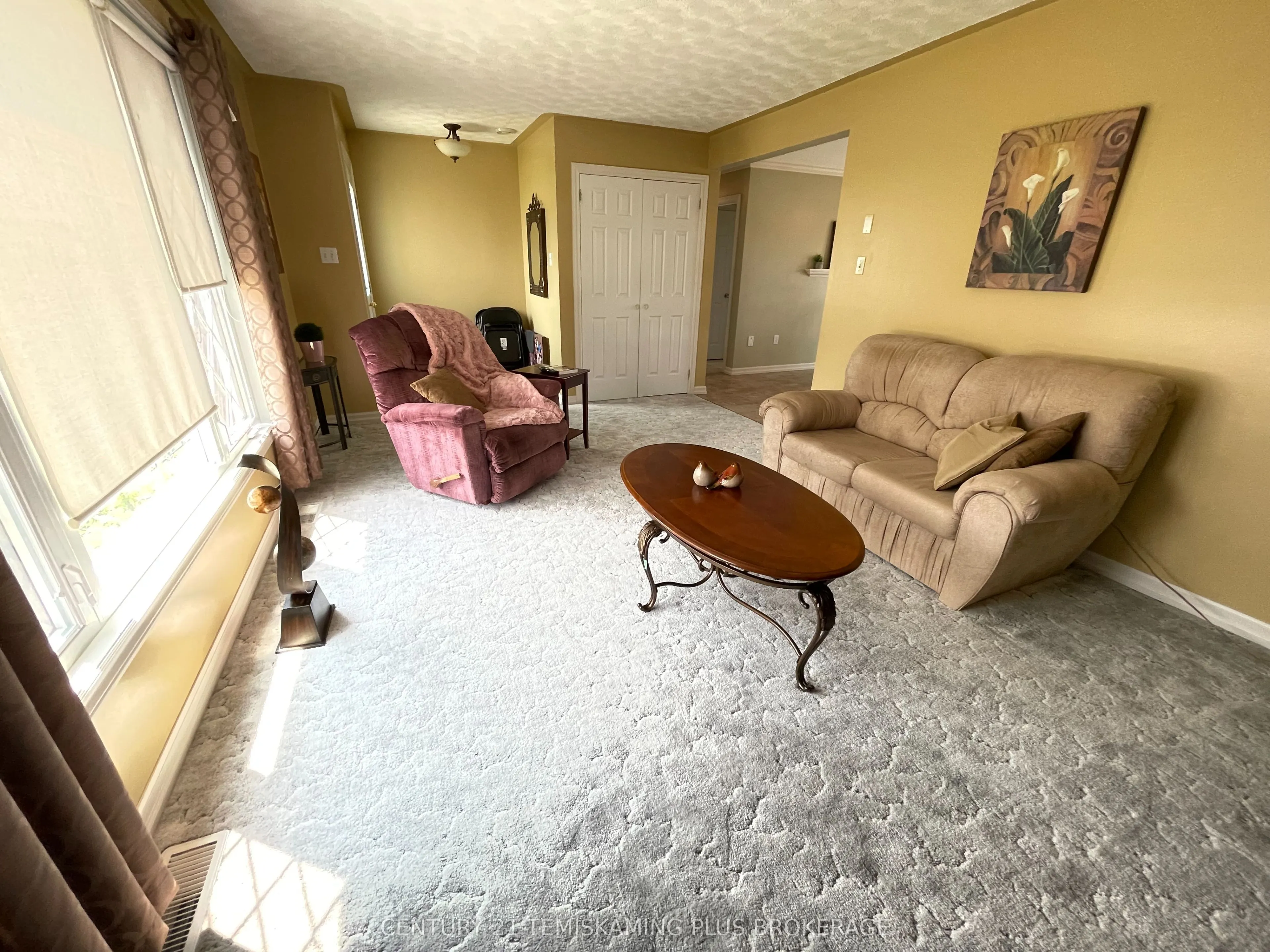 327 Crystal Crescent