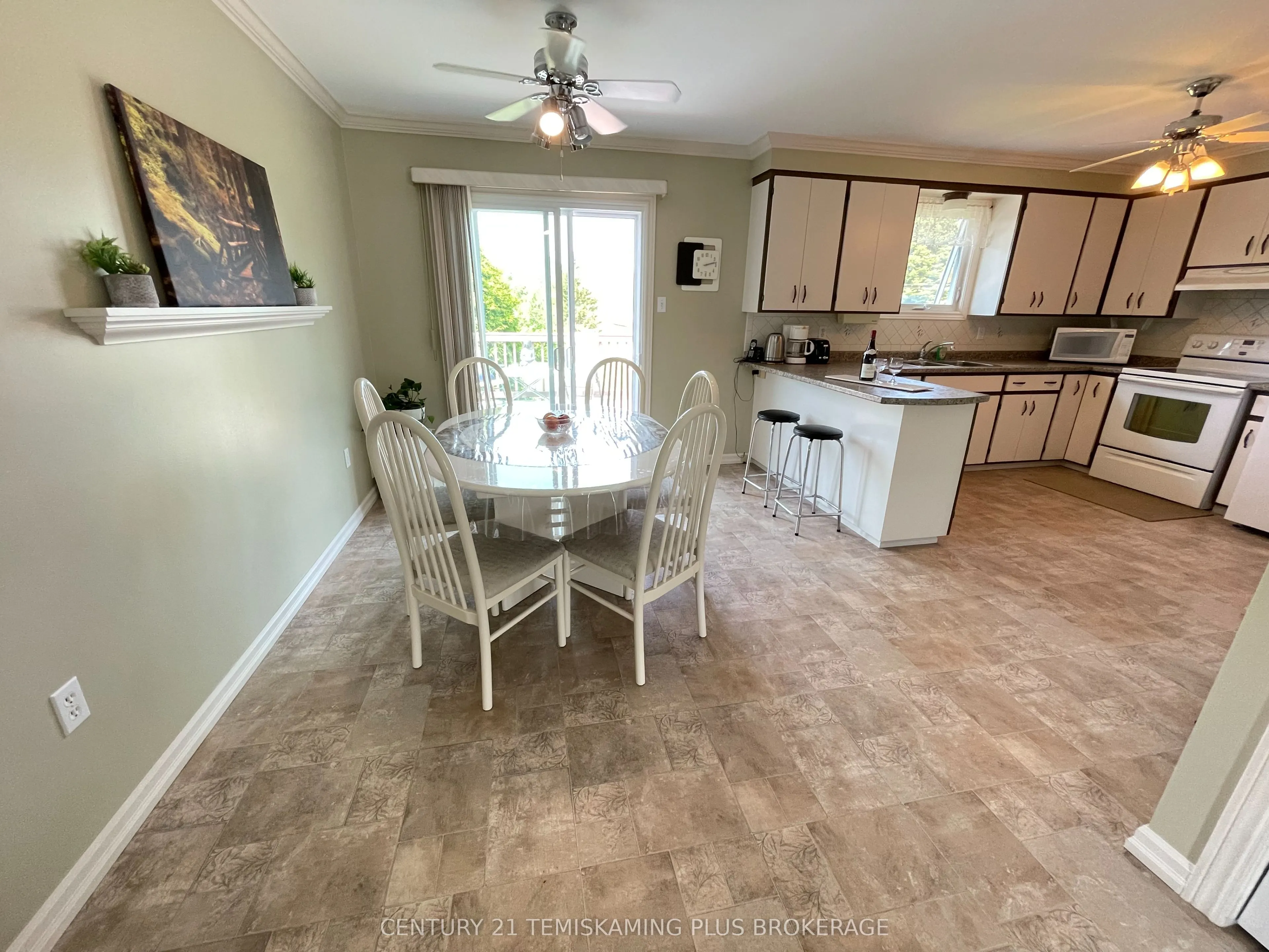 327 Crystal Crescent