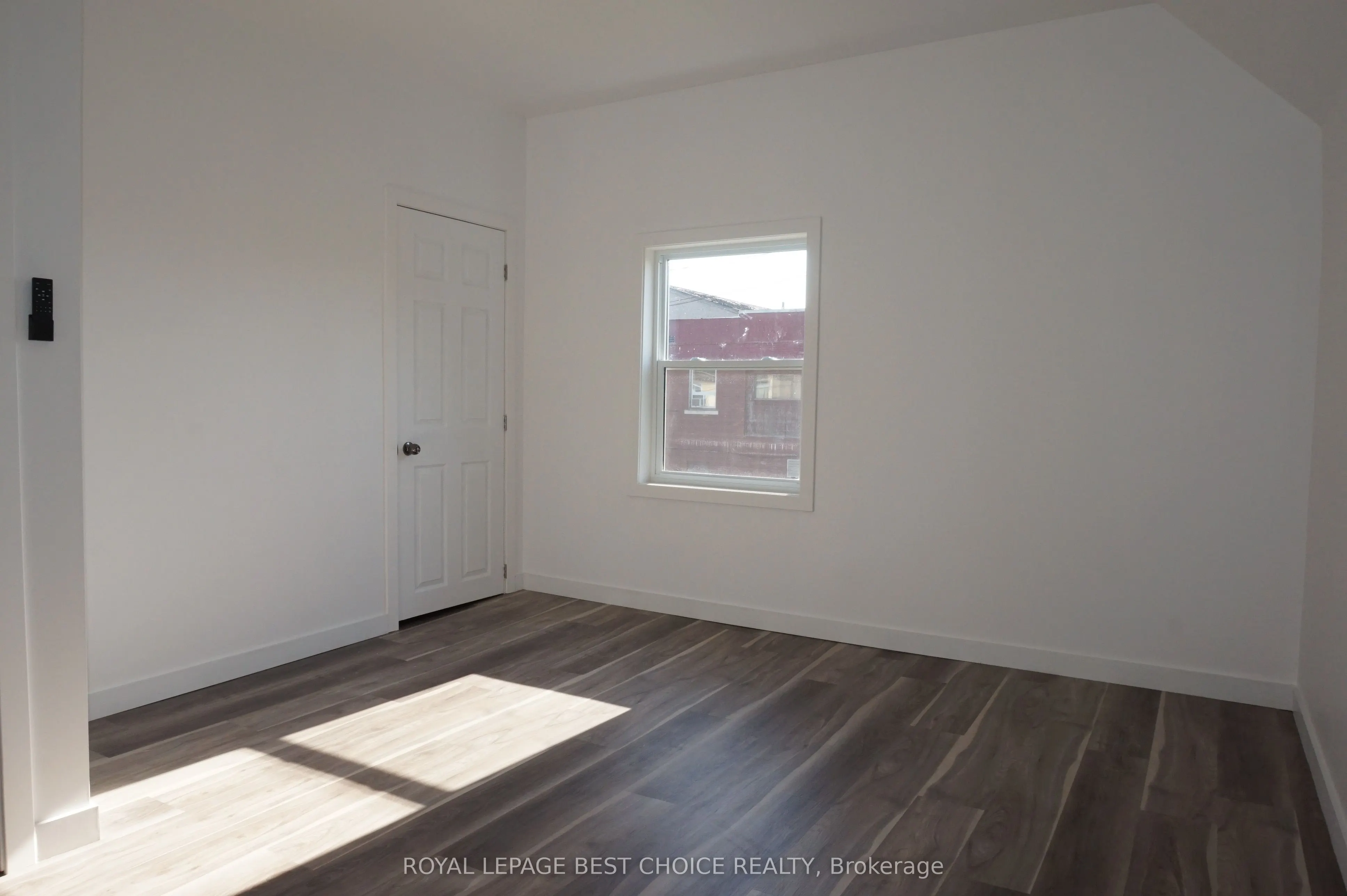 54 Lakeshore Road