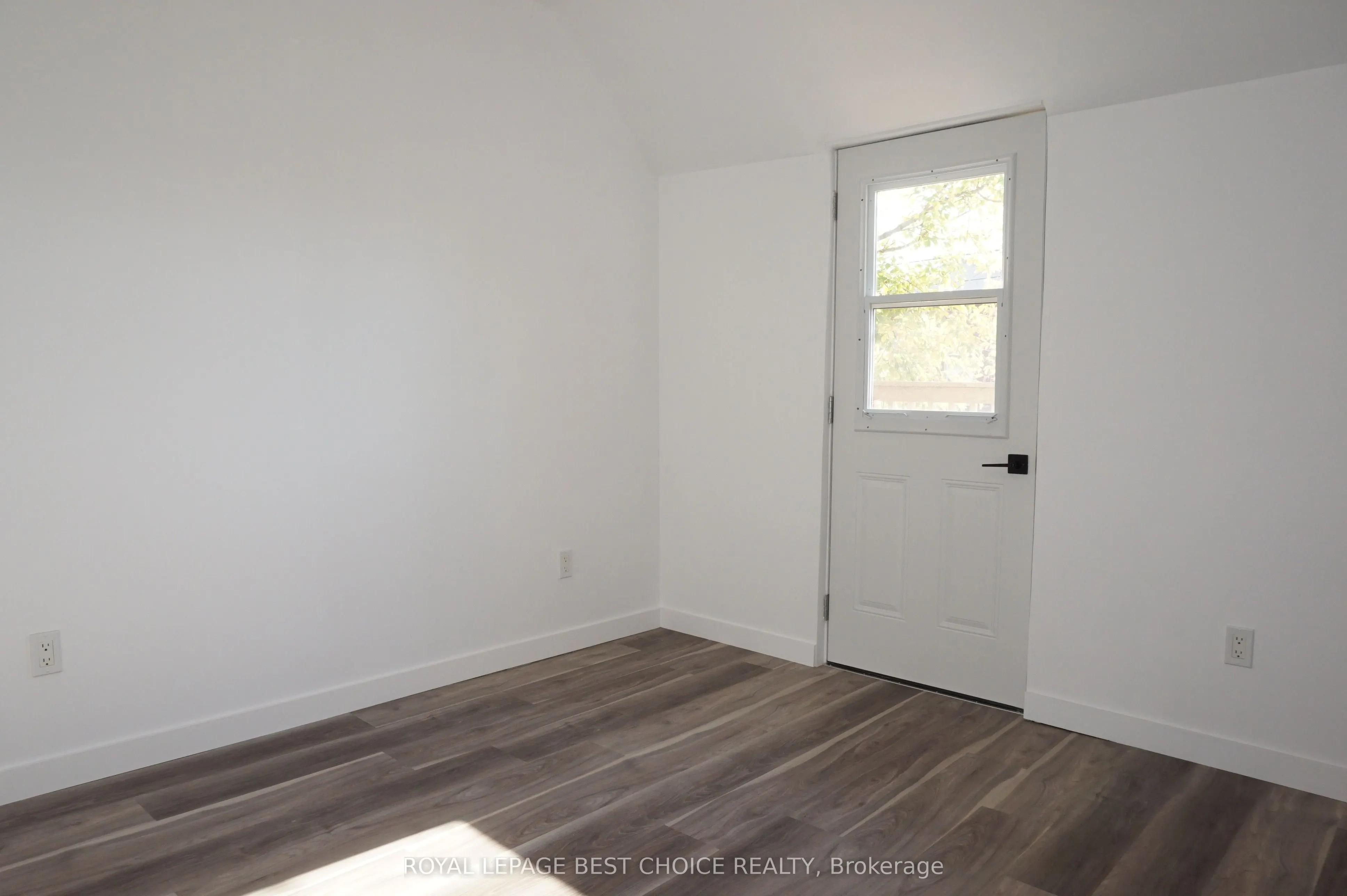 54 Lakeshore Road