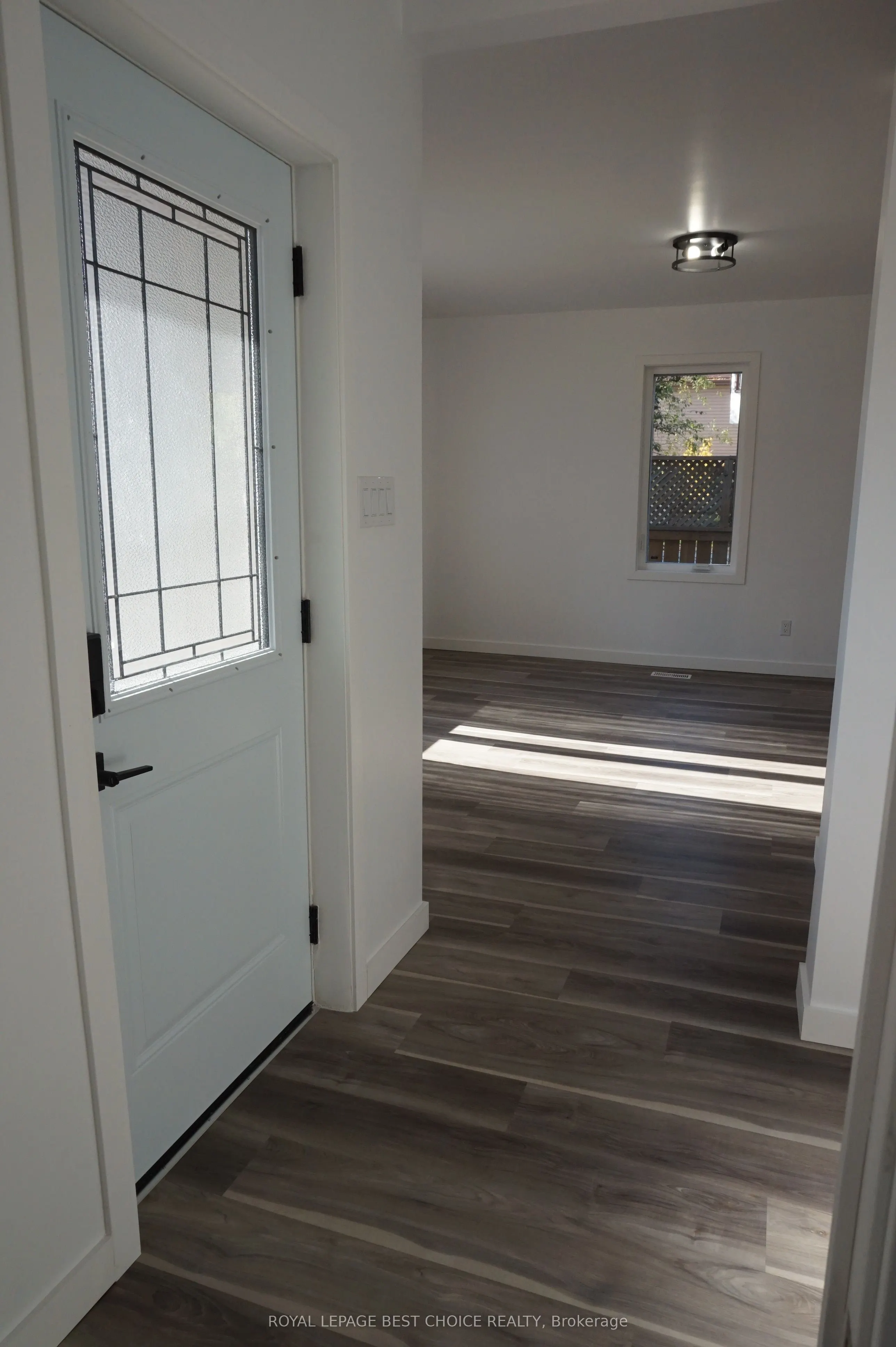 54 Lakeshore Road