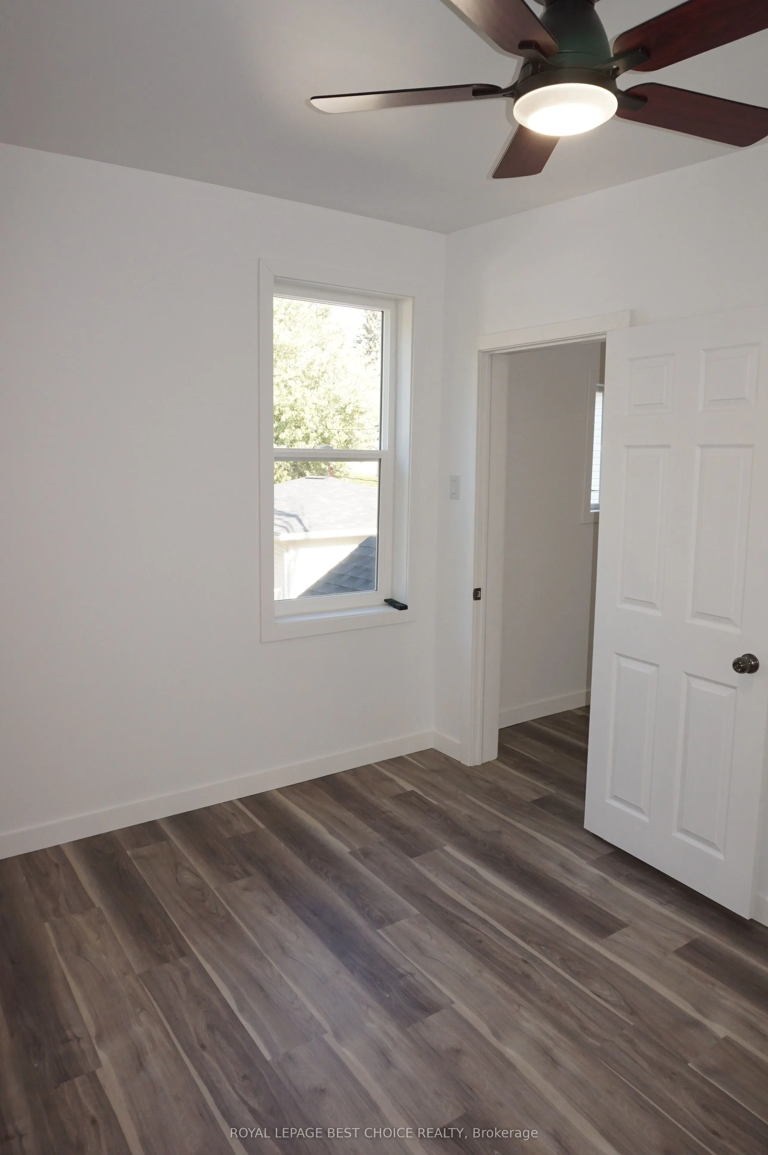 54 Lakeshore Road