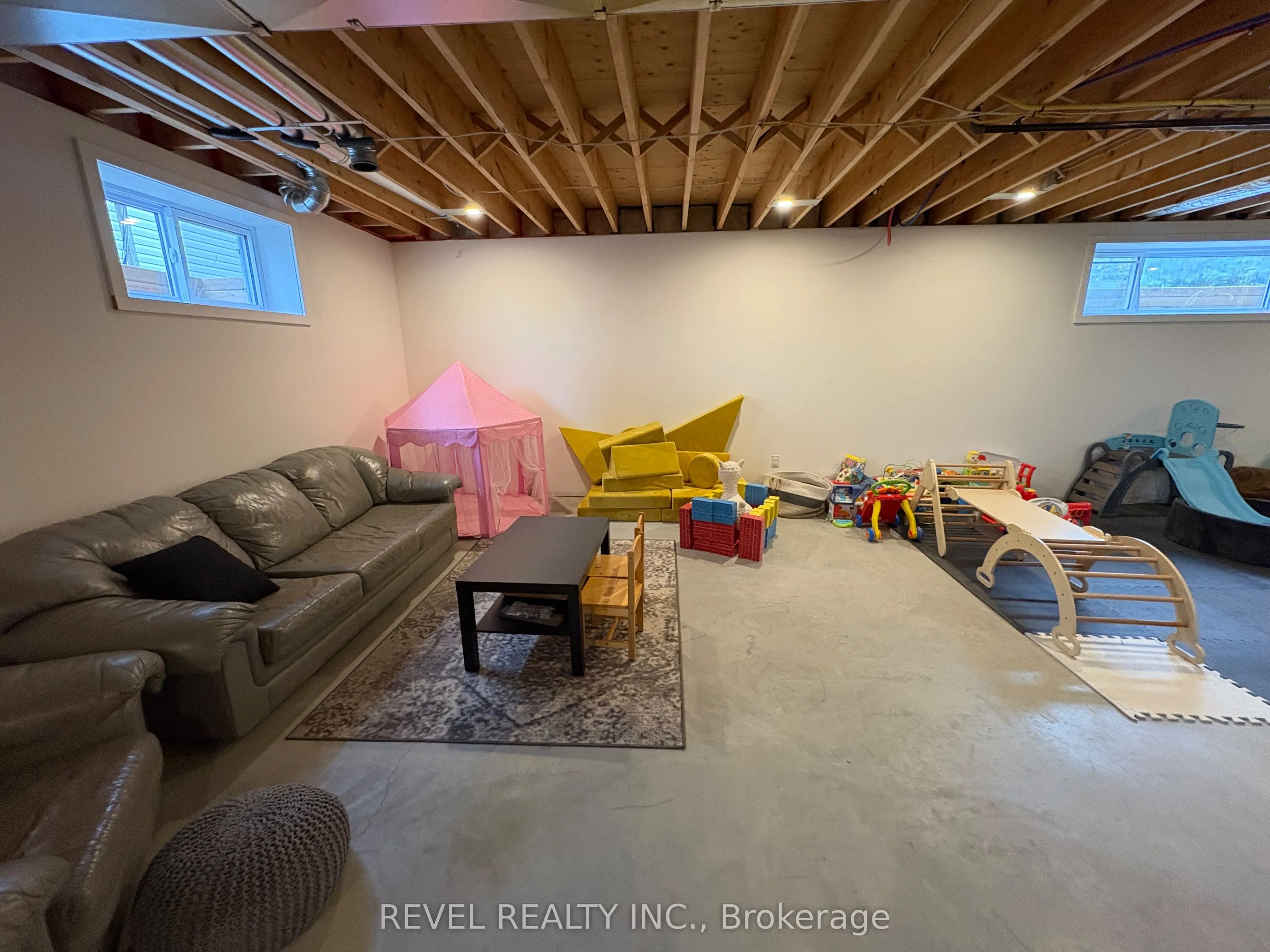 172 Thirteenth Avenue