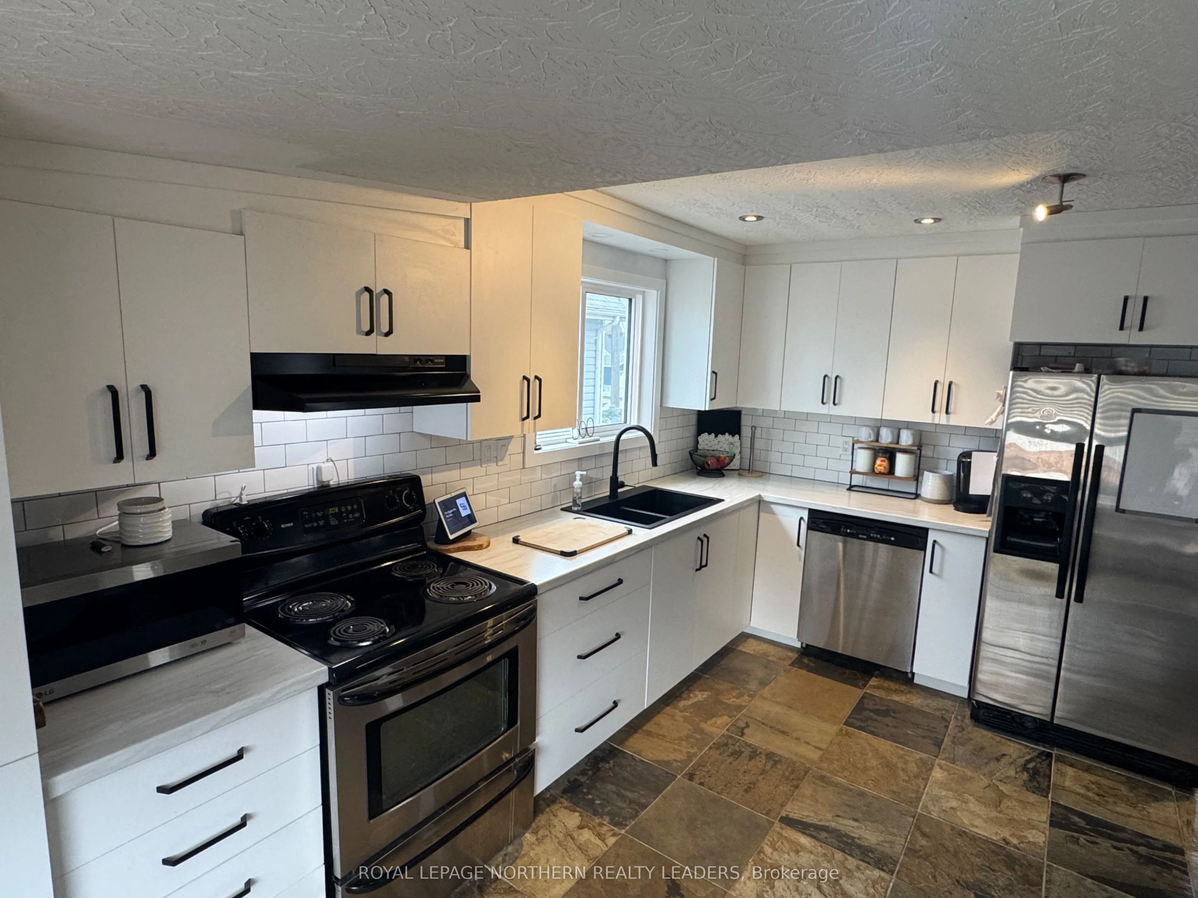 25 Borden Avenue