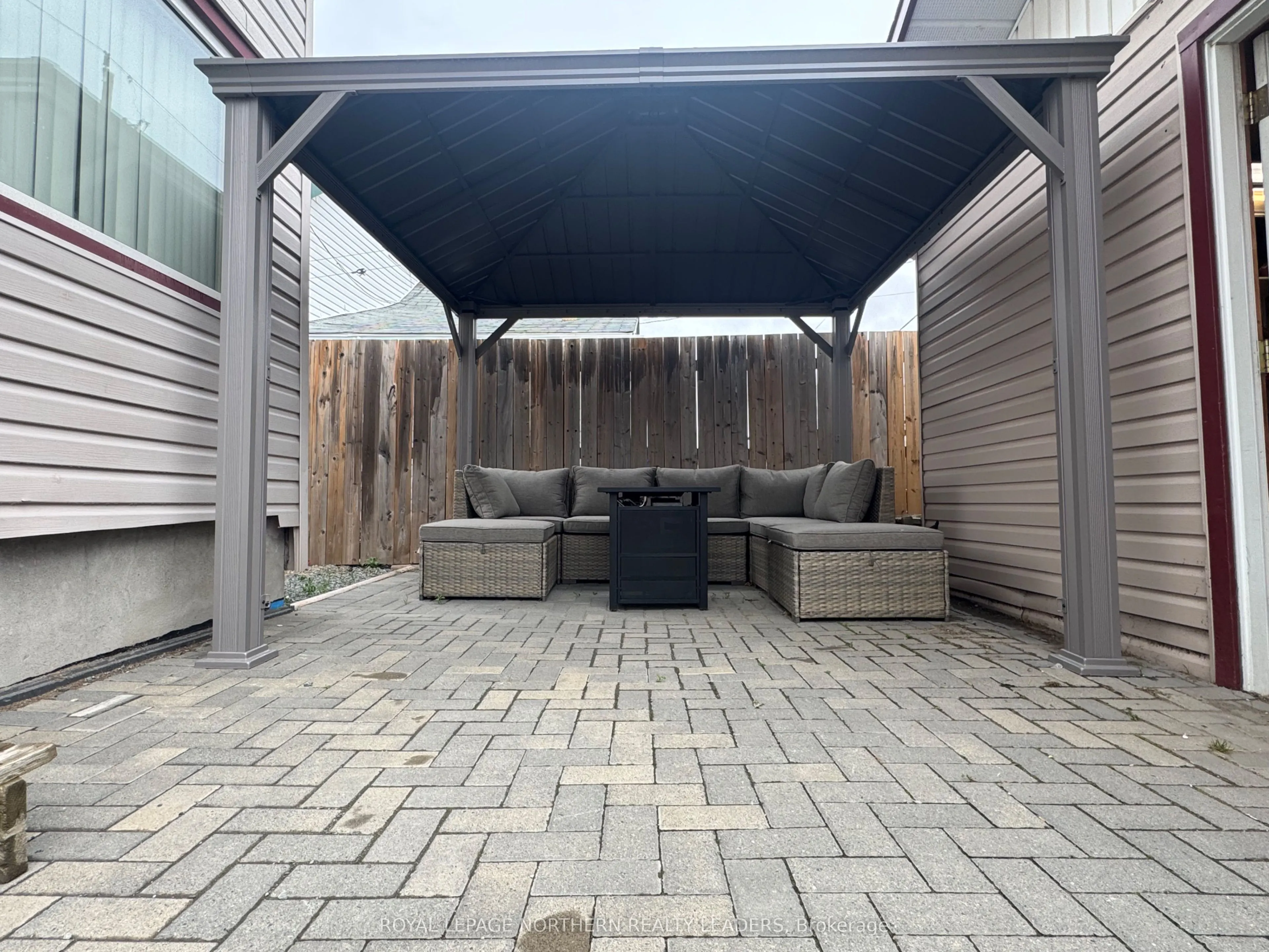 25 Borden Avenue