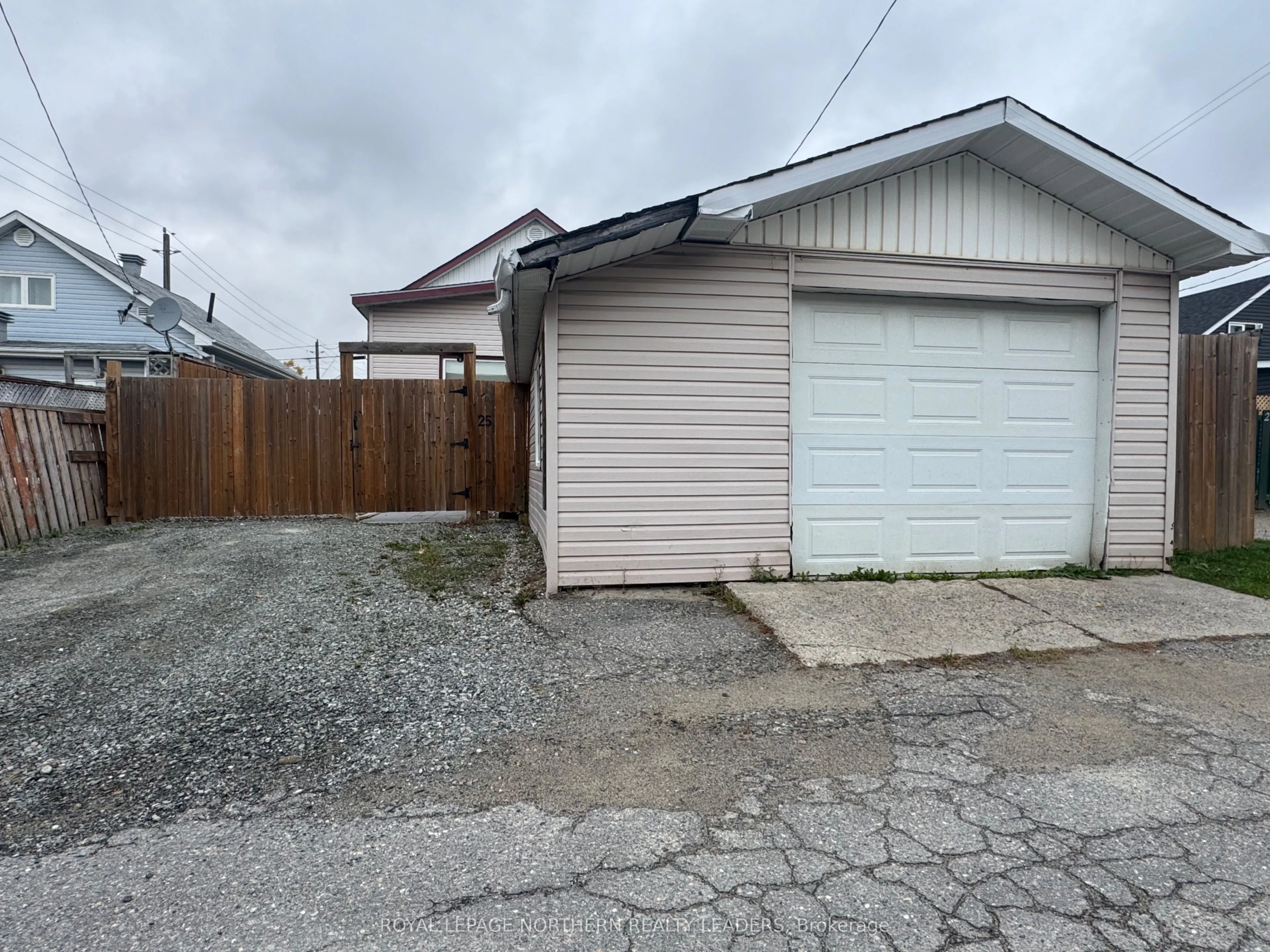 25 Borden Avenue