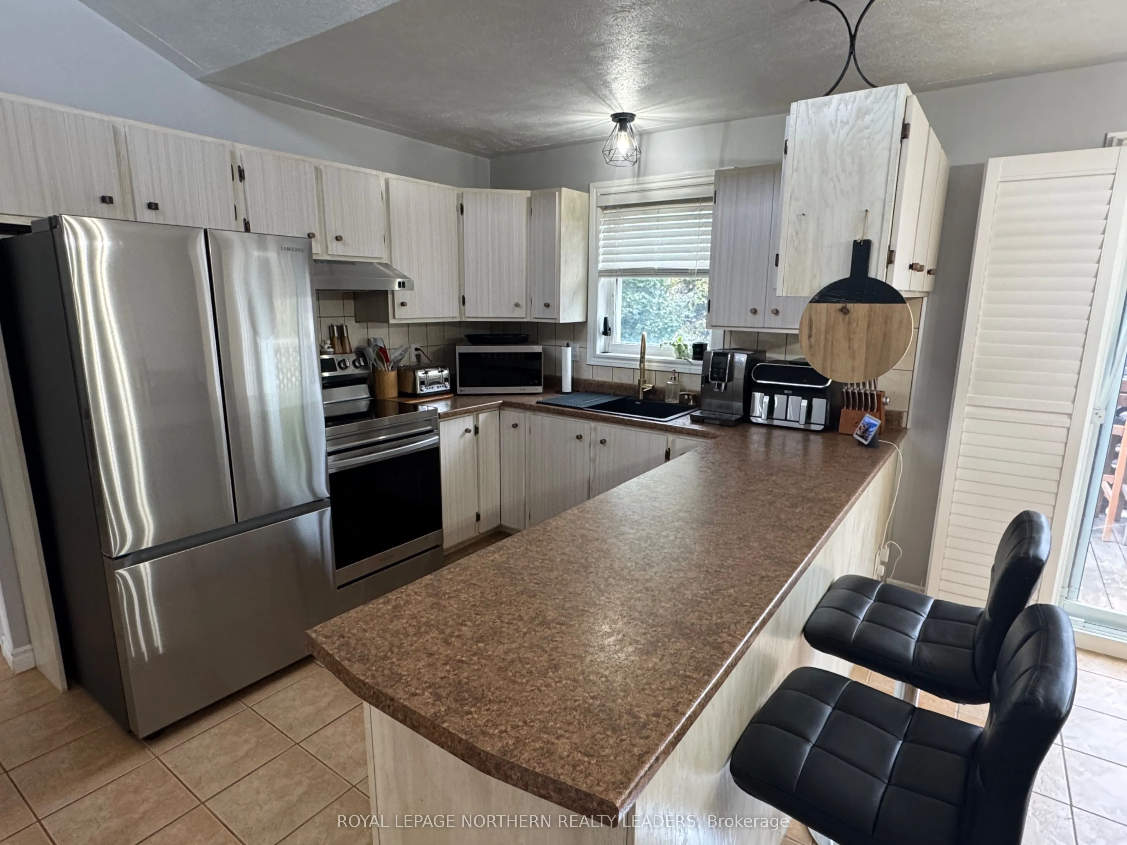 1388 Richard Crescent