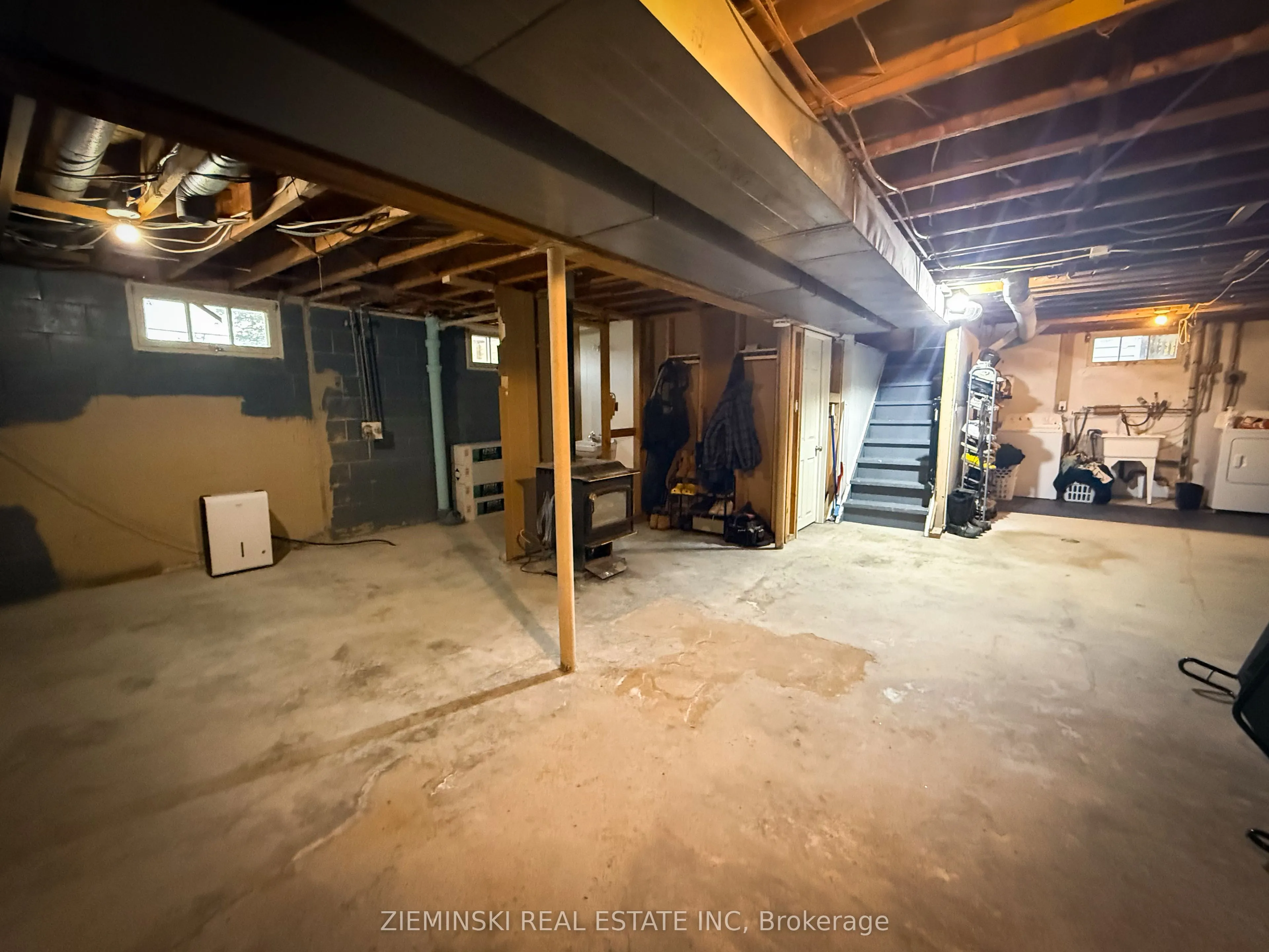 910 Victoria Road