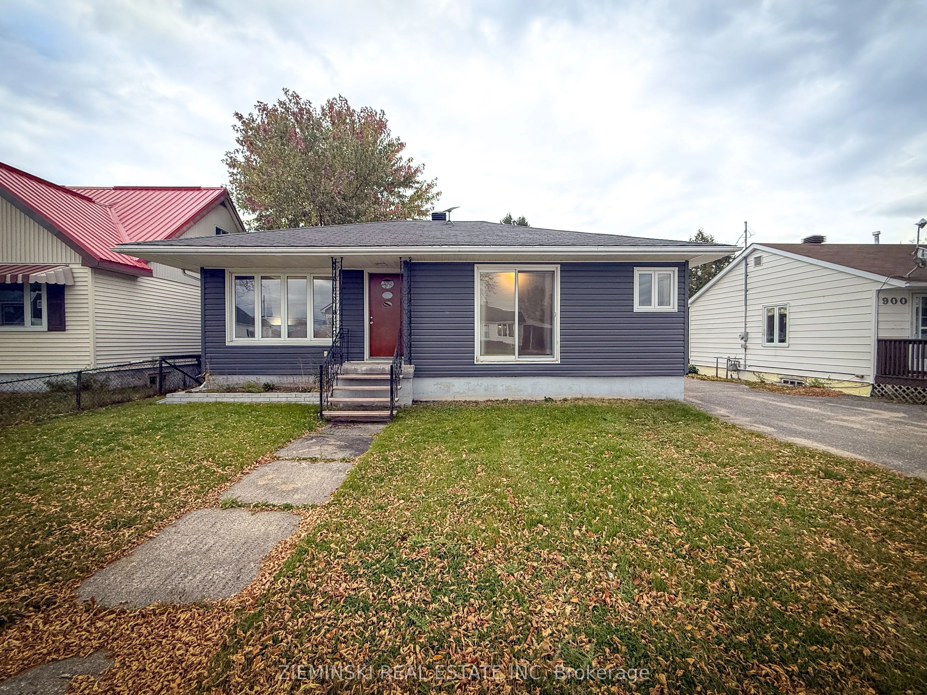 910 Victoria Road
